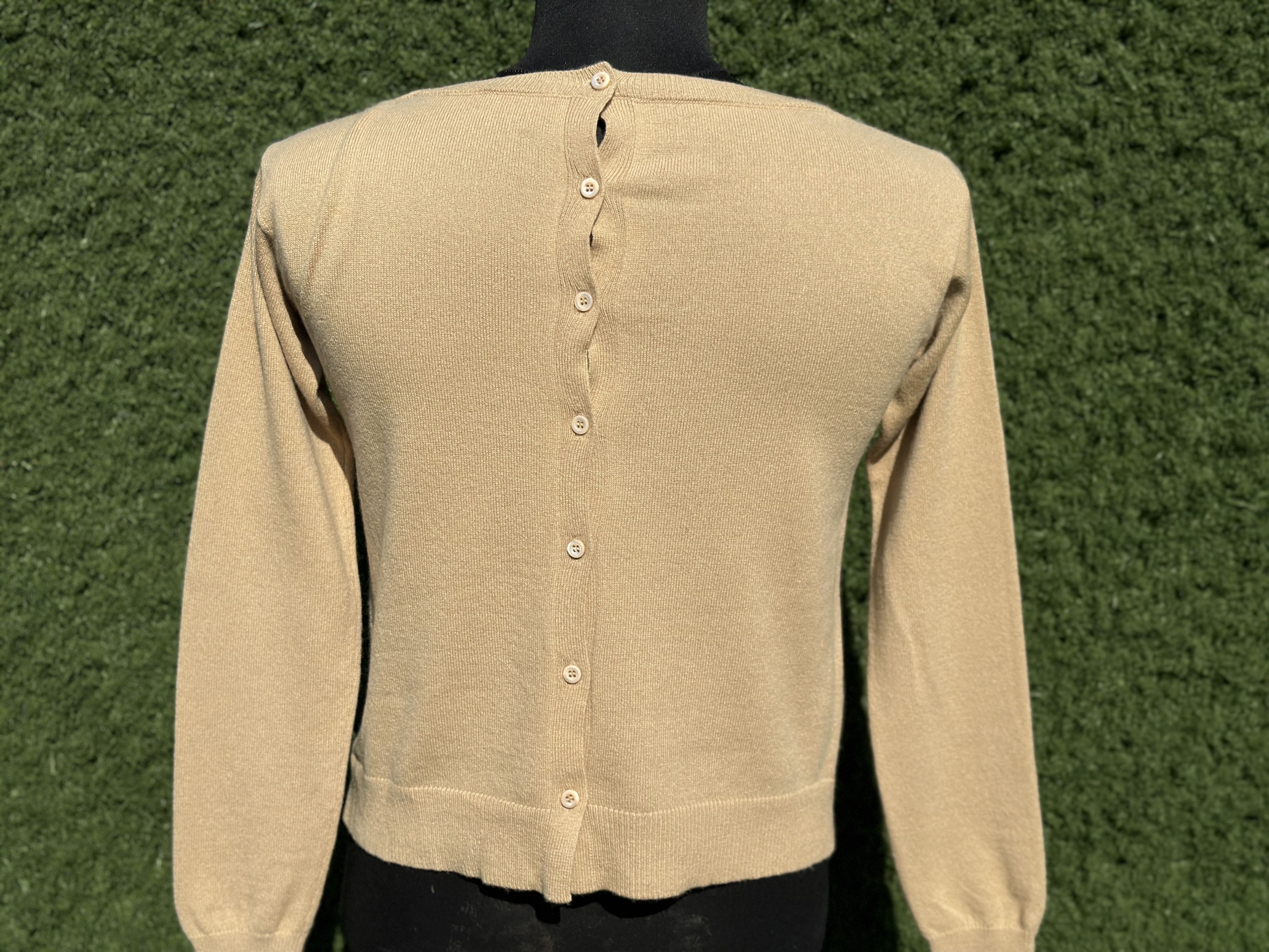 Prada Prada 100% Cashmere Boat Neck Back Button Sweater Size 40 IT Size S / US 4 / IT 40 - 2 Thumbnail