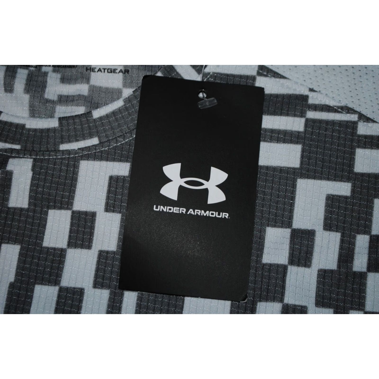 Under Armour Under Armour SPEED STRIDE PRINTED SHORT SLEEVE SHIRT JERSEY SZ Small Men's T-Shirt Multicolor Jersey Shirt"} Size US S / EU 44-46 / 1 - 5 Thumbnail