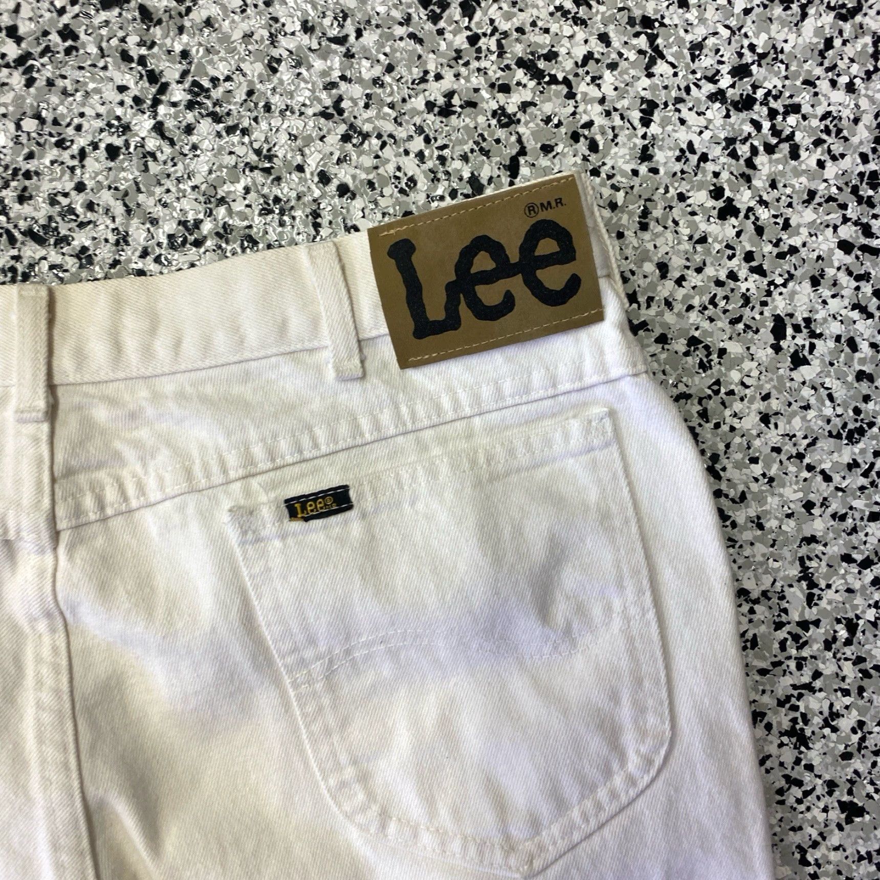 Lee VINTAGE Lee Rider Men’s White 38X32 Measures 35x27 Straight Leg Jeans Made USA Size US 35 - 5 Thumbnail