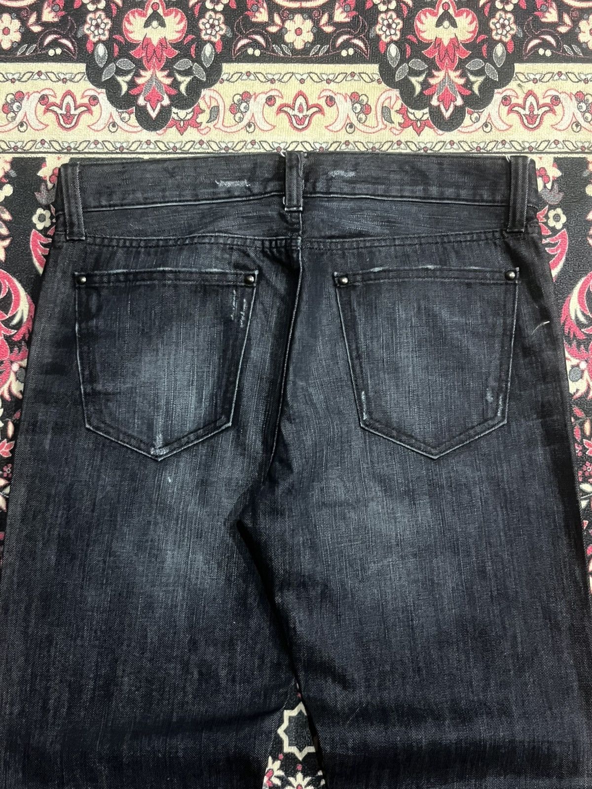 Uniqlo Vintage Uniqlo UJ Dark Washed Distressed Straight Leg Jeans Size US 33 - 7 Thumbnail
