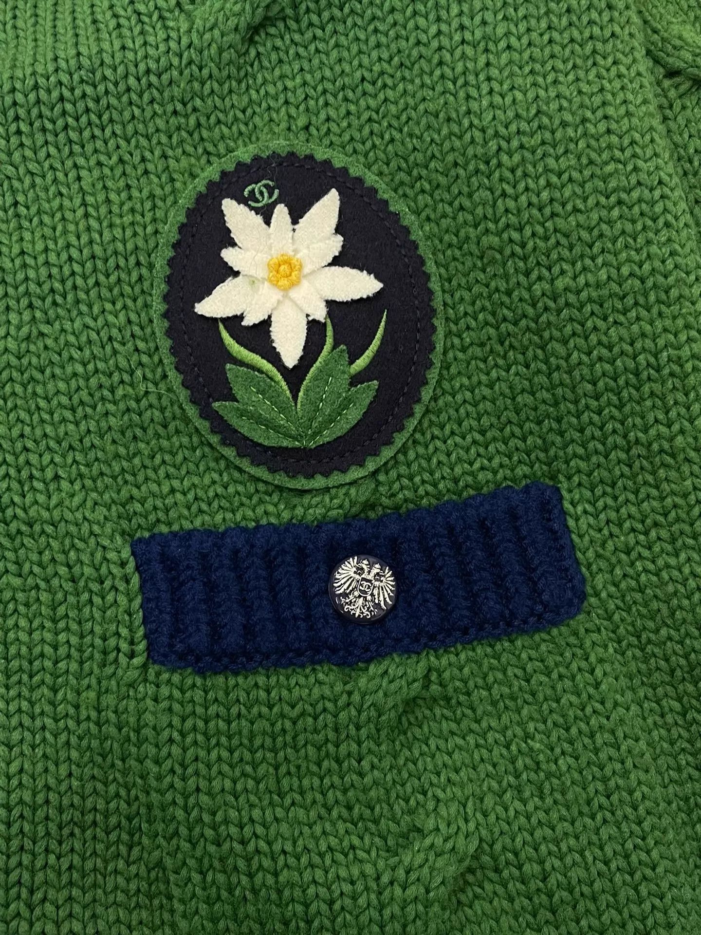 Chanel Chanel Salzburg Green Blue Trim Daisy Knit Cardigan Size 36 Size XS / US 0-2 / IT 36-38 - 2 Thumbnail