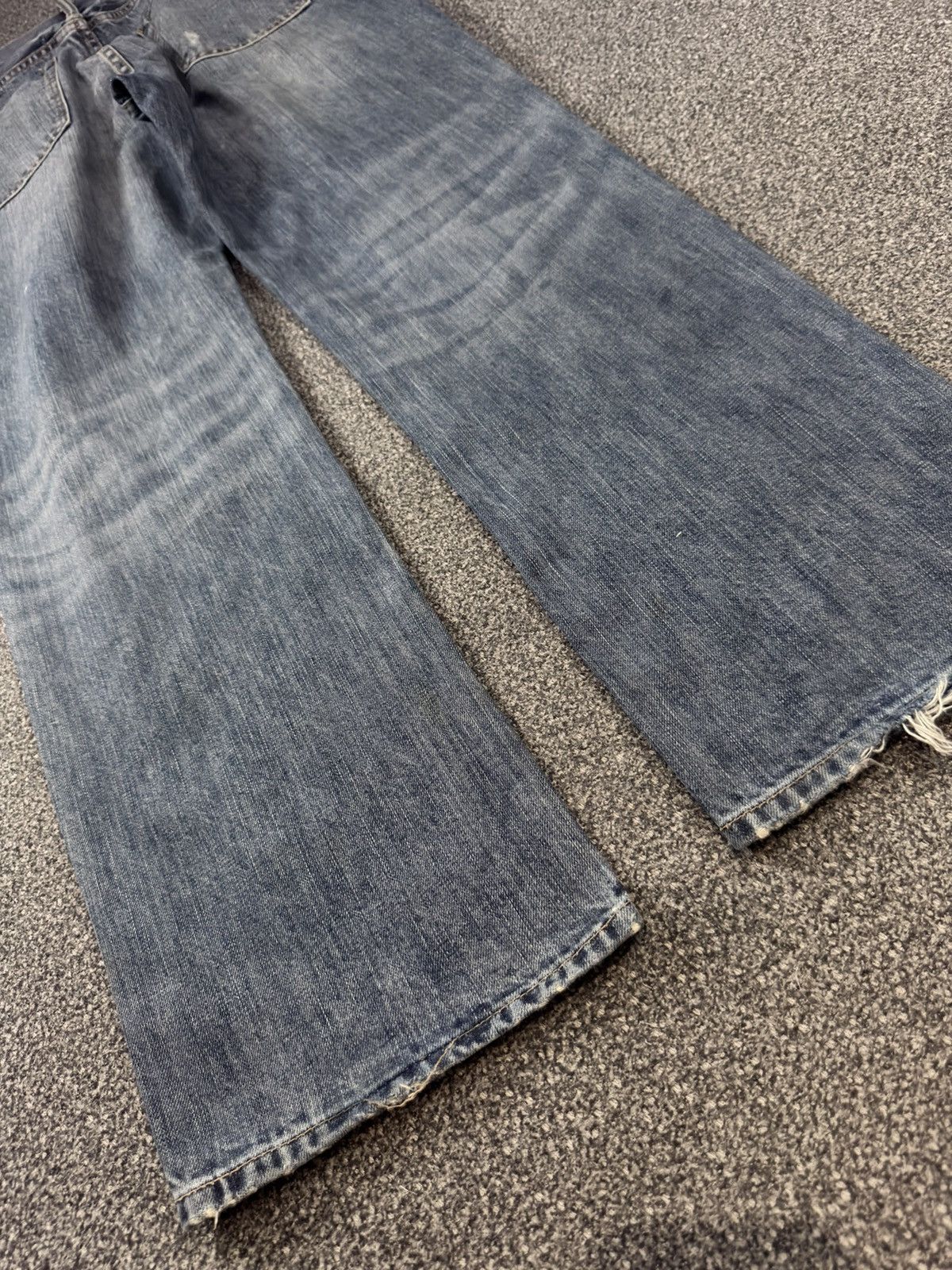 Gap Archives y2k Baggy Gap Faded Denim Jeans Size US 33 - 10 Thumbnail