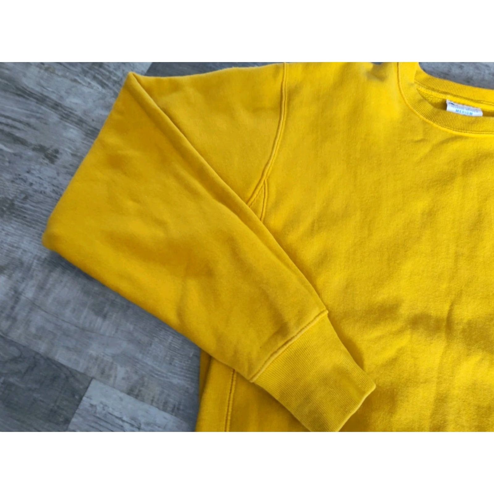 Champion VINTAGE Champion Sweatshirt Men’s Medium Crew Neck Fleece Yellow Gold 90s Sport Casual Size US M / EU 48-50 / 2 - 4 Thumbnail
