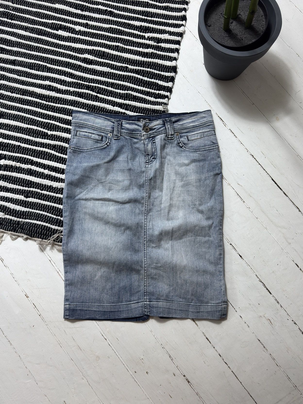 Dolce & Gabbana VINTAGE DOLCE&GABBANA 2000s MIDI DENIM SKIRT Size 29" - 2 Thumbnail