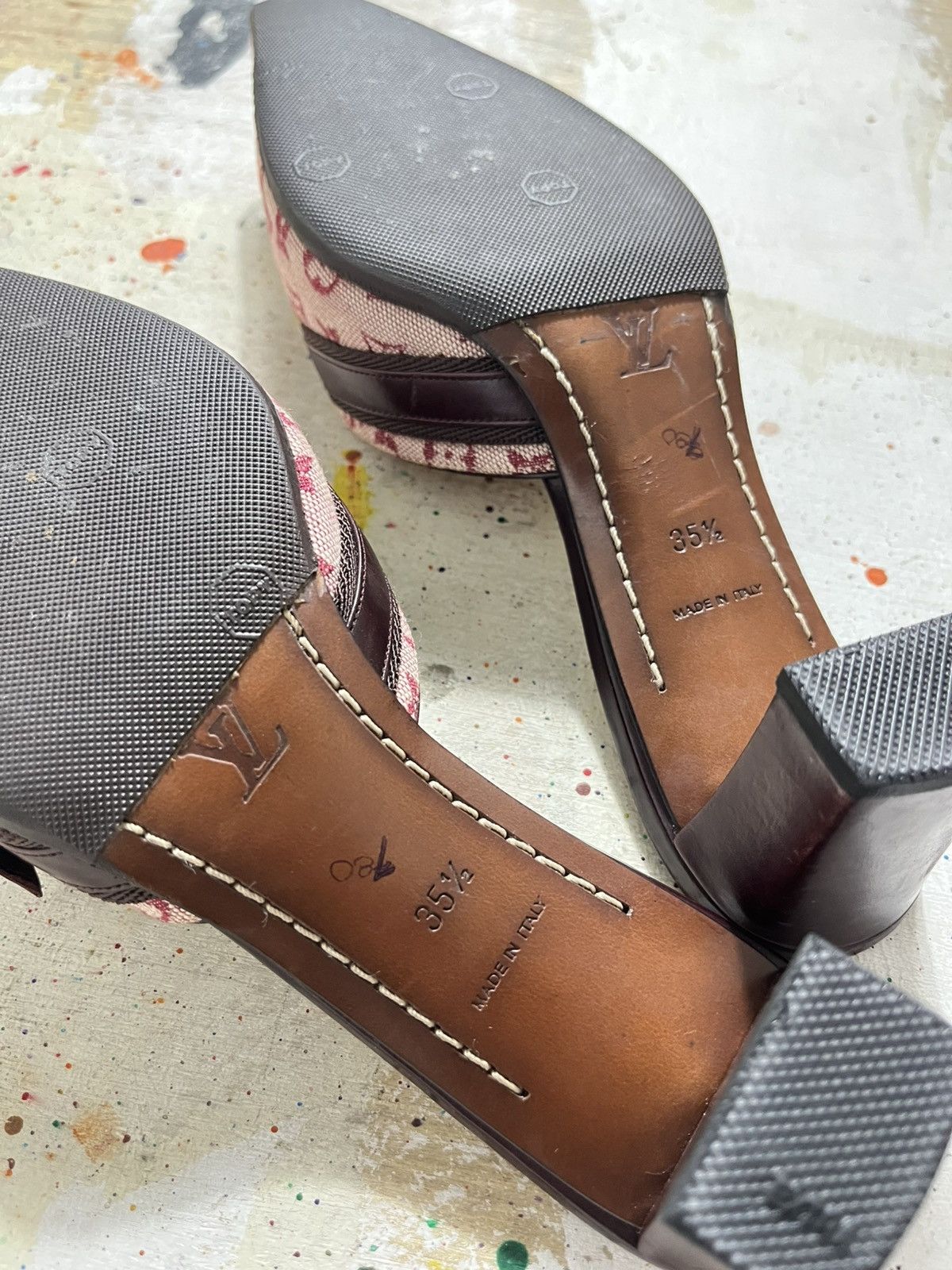 Louis Vuitton Louis Vuitton Cherry red Monogram Leather Canvas Mules Size US 5.5 / IT 35.5 - 17 Thumbnail