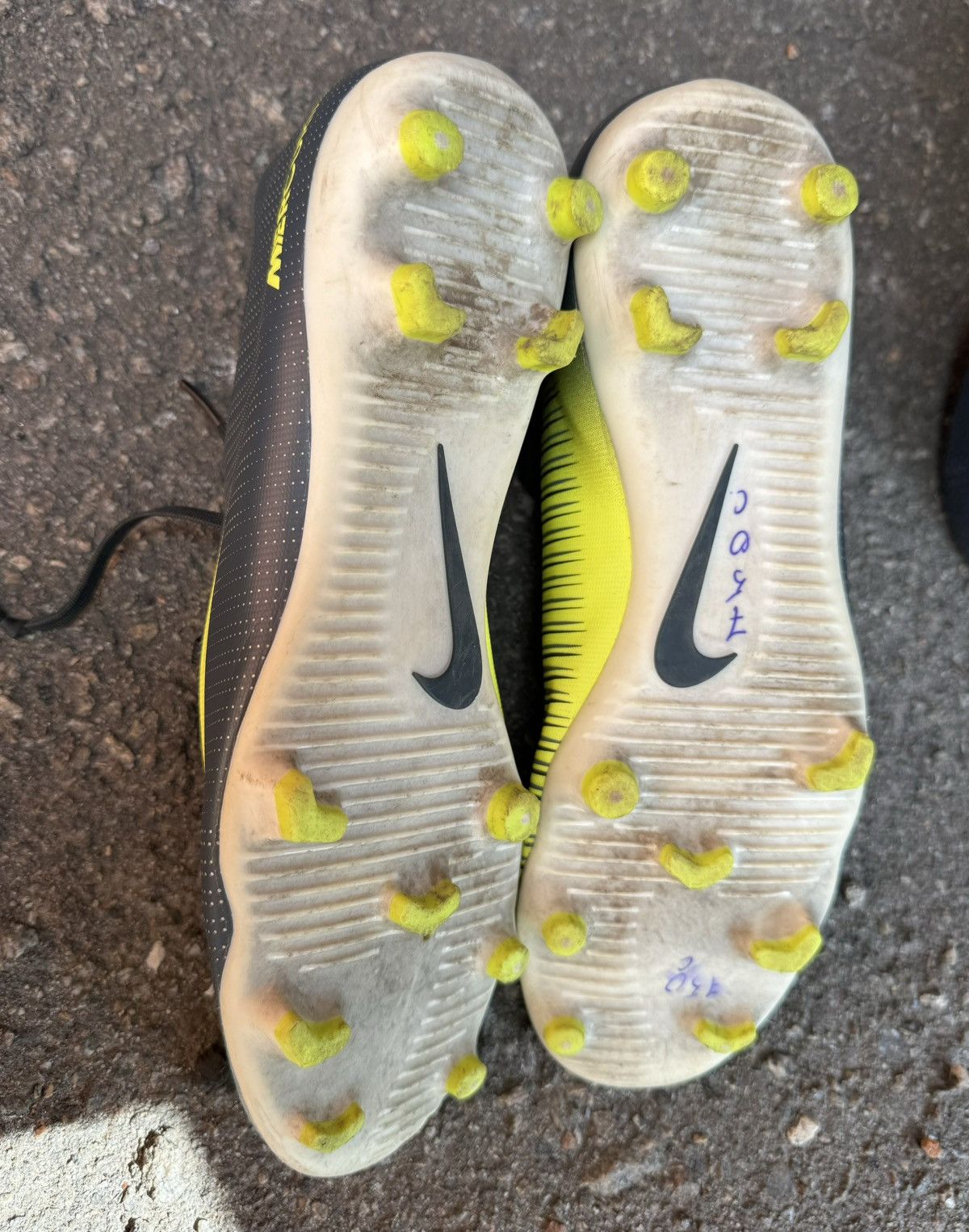 Nike Nike mercurial Vortex III soccer football boots shoes 8Us Size US 8 / EU 41 - 6 Thumbnail