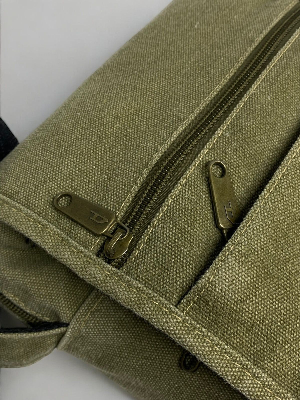 Diesel 🔥 Y2K DIESEL MILITARY GREEN SHOULDER BAG TECH WEAR GORP CORE Size ONE SIZE - 4 Thumbnail