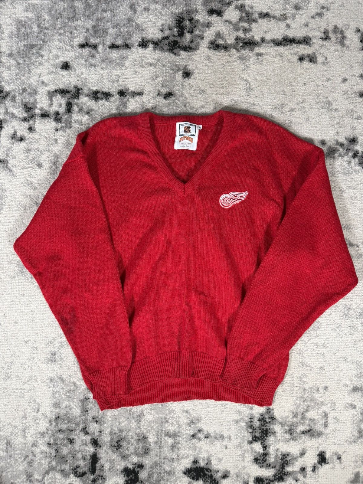 NHL Vintage USA NHL Detroit Red Wings V-Neck Cotton Sweater Size US M / EU 48-50 / 2 - 3 Thumbnail