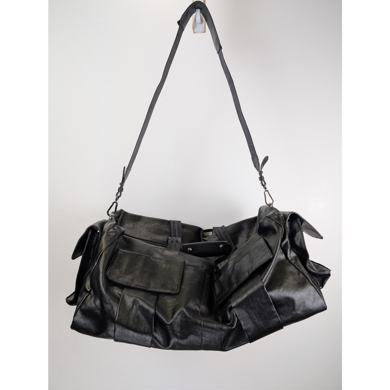 Off-White o1rshd1 Size: OS / Duffle Bag in Black Size ONE SIZE - 4 Thumbnail