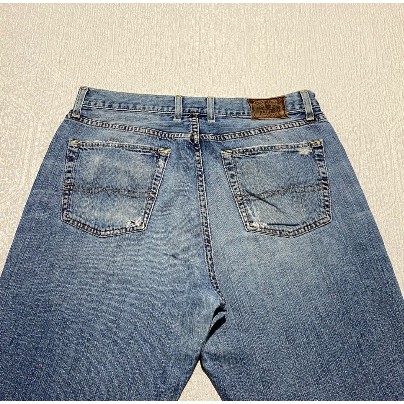 Lucky Brand VINTAGE Lucky Brand Jeans Mens 34 Blue Denim 5-Pocket Button Rise Mid Distressed Logo Cotton Straight 33 Inseam Regular Waist 34 California Mexico Size US 34 / EU 50 - 2 Thumbnail