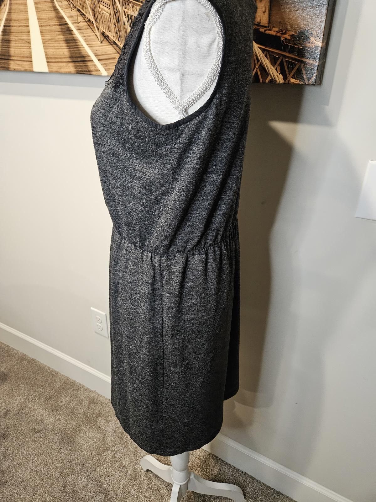 Designer LOFT Sleeveless Lace-Accented Dress Size M / US 6-8 / IT 42-44 - 2 Thumbnail