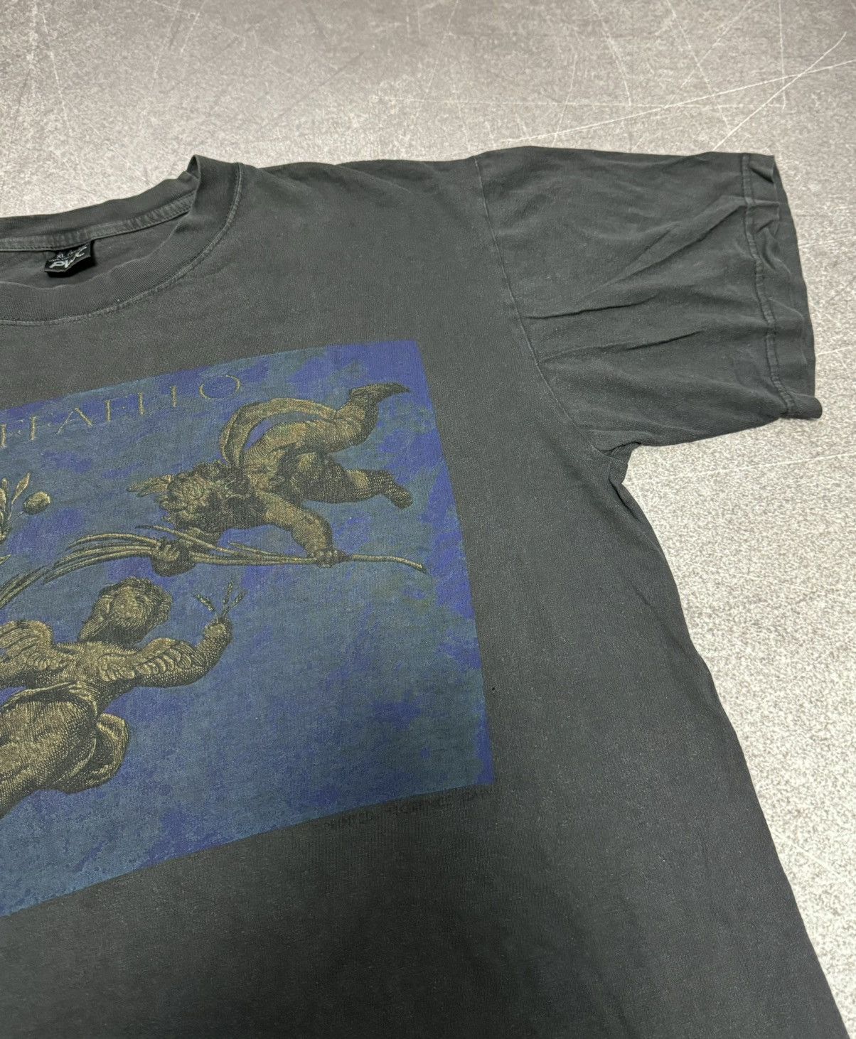 Vintage Vintage Raffaello Angels T Shirt Art Florence Italy Size US XL / EU 56 / 4 - 7 Thumbnail