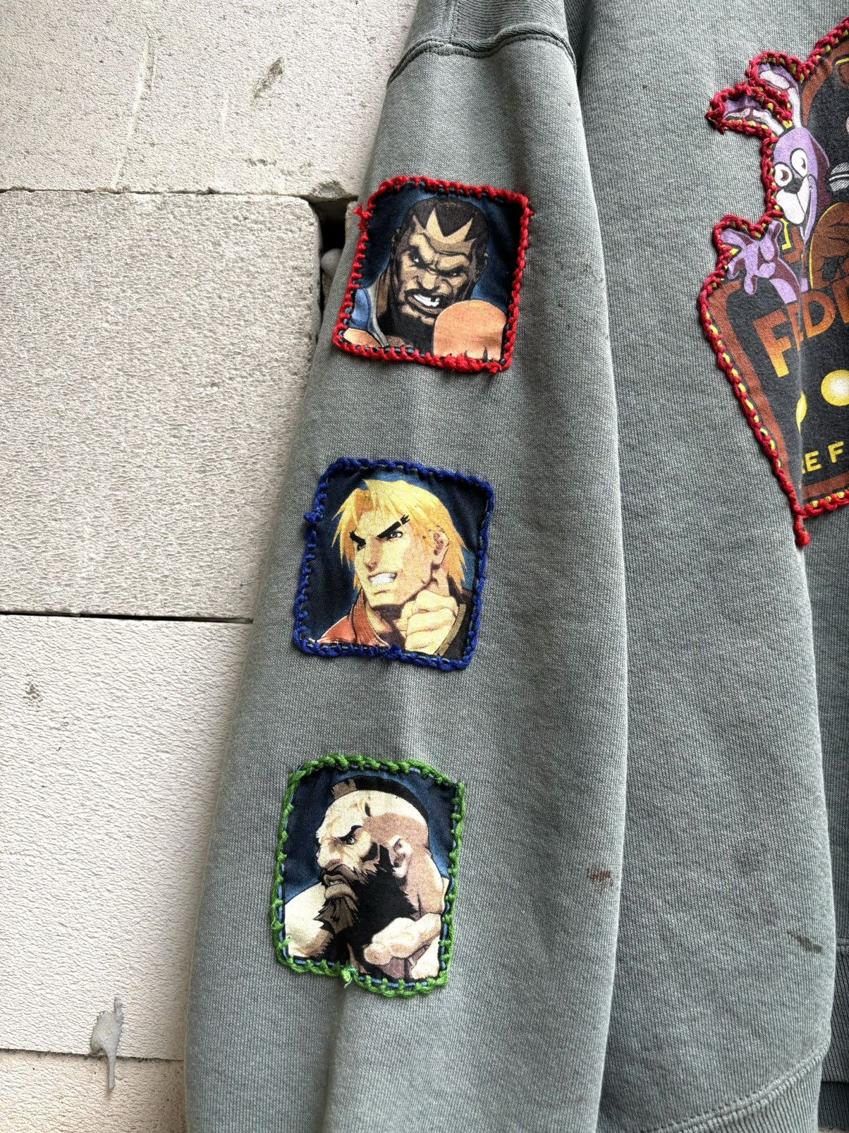 Vintage 1 of 1 Custom Freddy X Street Fighter Thrashed Sweatshirt Size US L / EU 52-54 / 3 - 3 Thumbnail