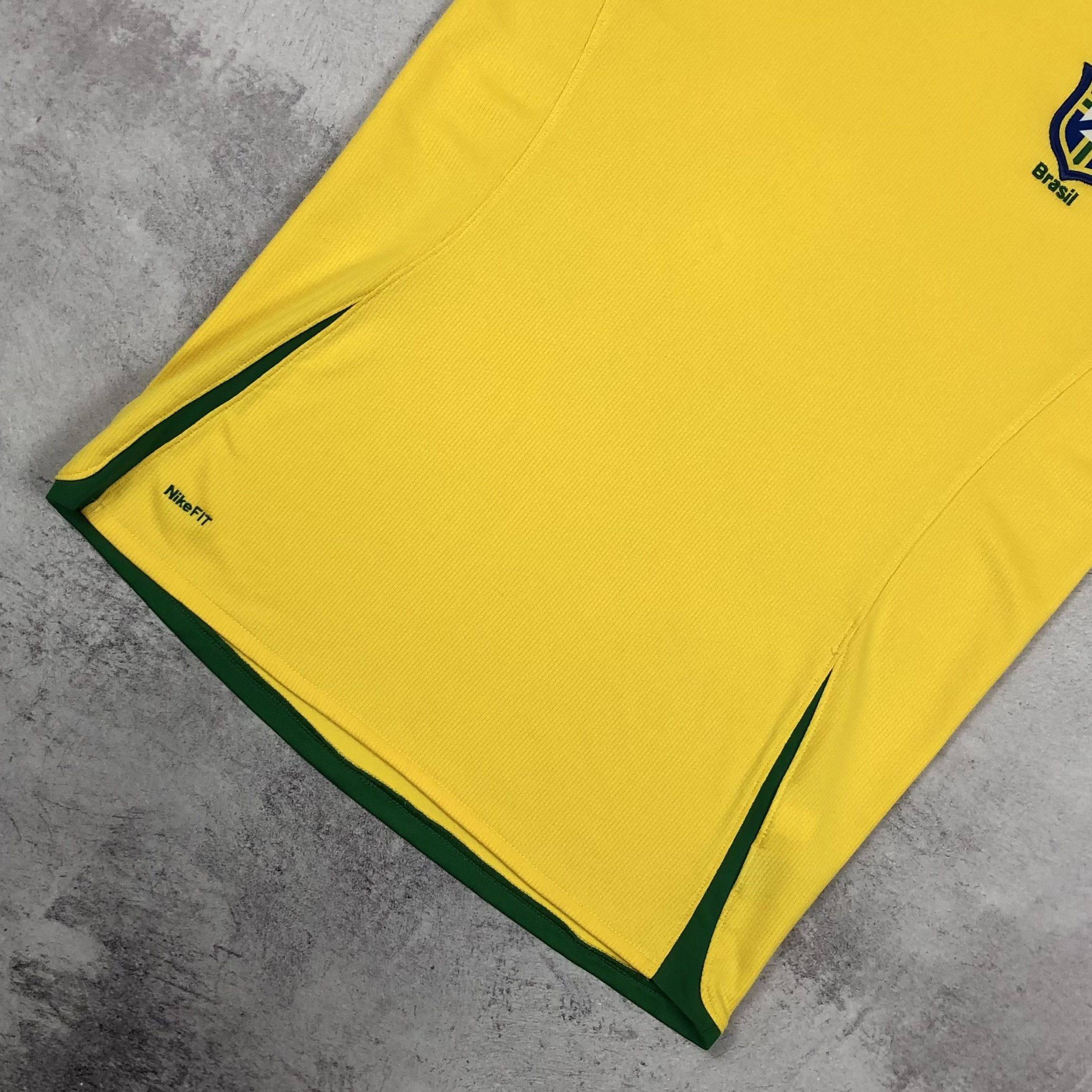 Nike Brazil 2008-2010 Nike Home Soccer Jersey youth XL Size US S / EU 44-46 / 1 - 9 Thumbnail