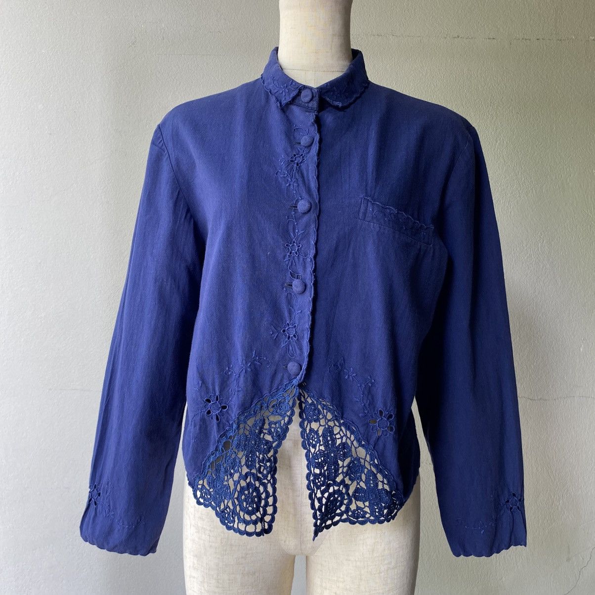 Issey Miyake I.S. Issey Miyake Navy Embroidered Lace Blouse Size L / US 10 / IT 46 - 1 Thumbnail