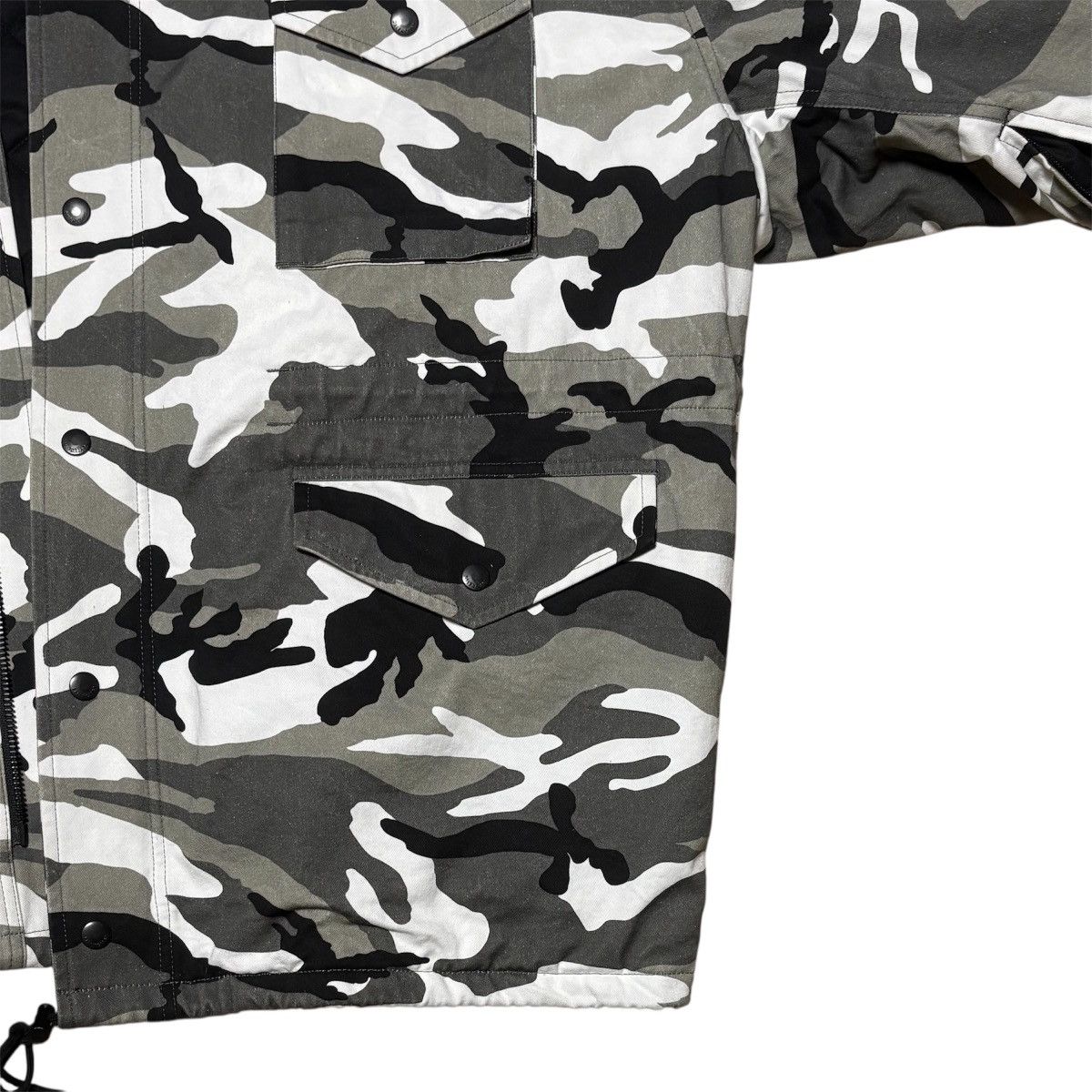 Balenciaga FALL 21 BALENCIAGA BY DEMNA CAMO MULTI JACKET Size US XS / EU 42 / 0 - 6 Thumbnail