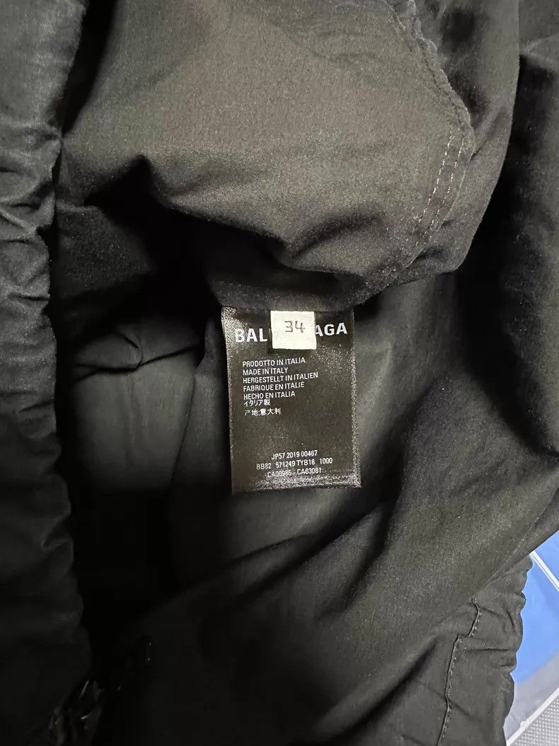 Balenciaga Balenciaga Front and Back Logo Distressed Windbreaker Jack Size XXS / US 00 / IT 34 - 6 Thumbnail