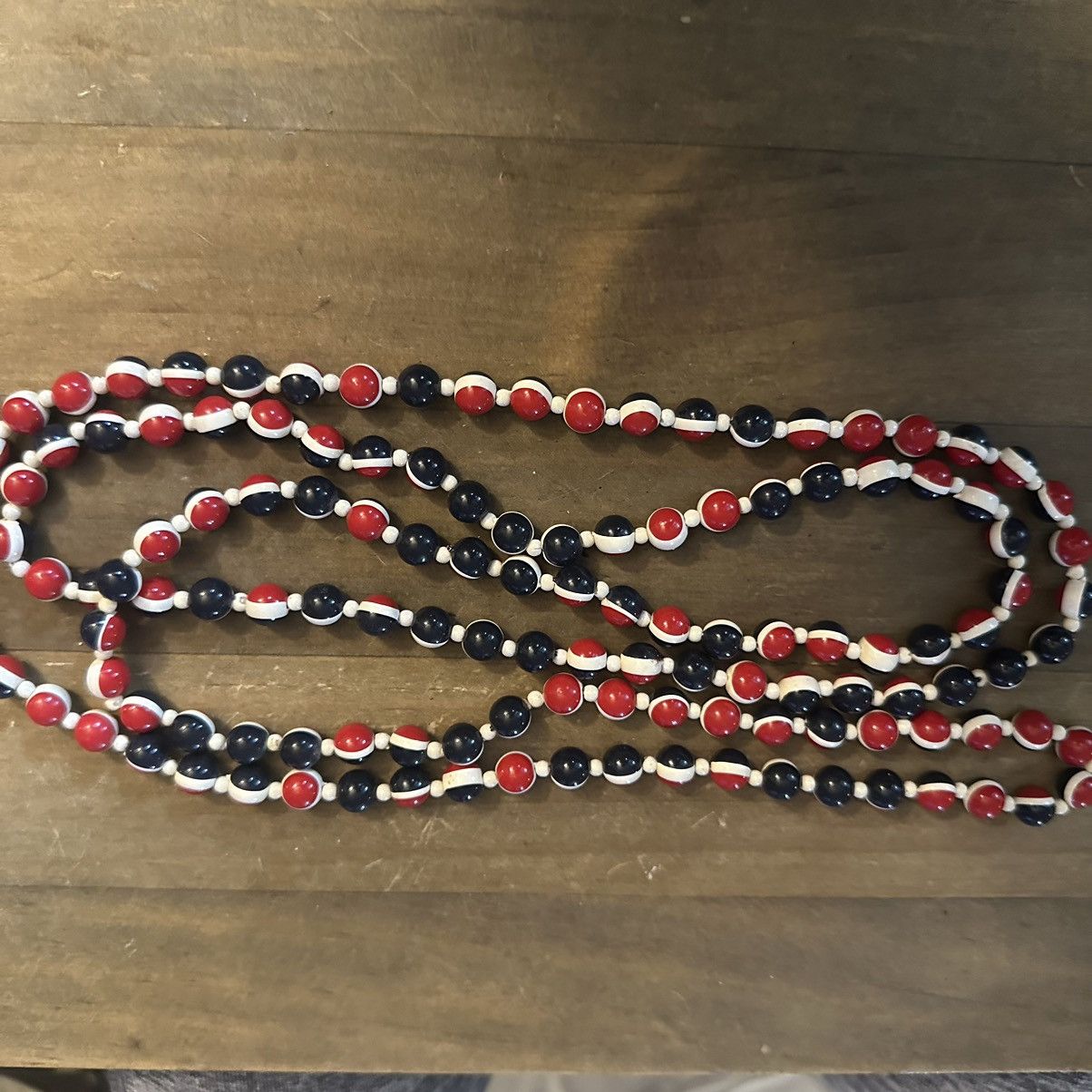 Vintage Vintage long red white and blue beaded necklace Size ONE SIZE - 3 Thumbnail