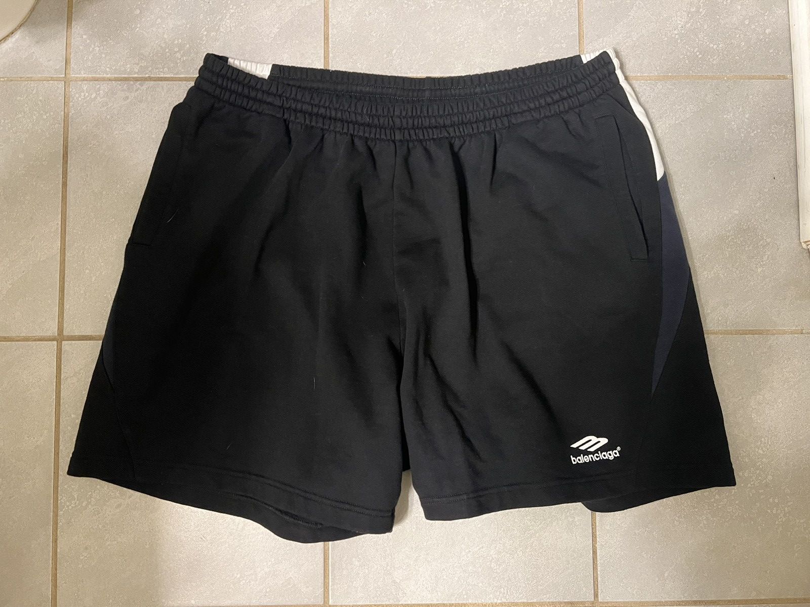 Balenciaga Balenciaga 3B White/Black Sweat Shorts Size US 38 / EU 54 - 1 Thumbnail