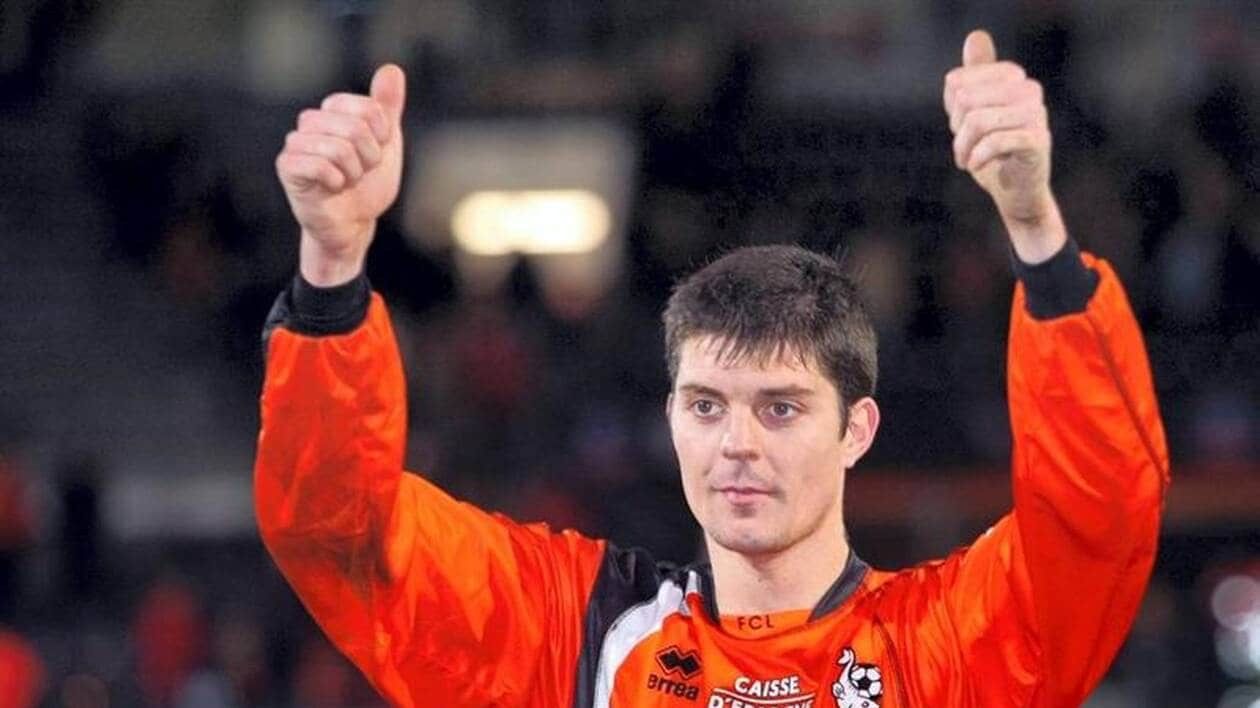Errea Lorient 2004/05 Match Worn Shirt - Genton #5 Size US XXL / EU 58 / 5 - 3 Thumbnail