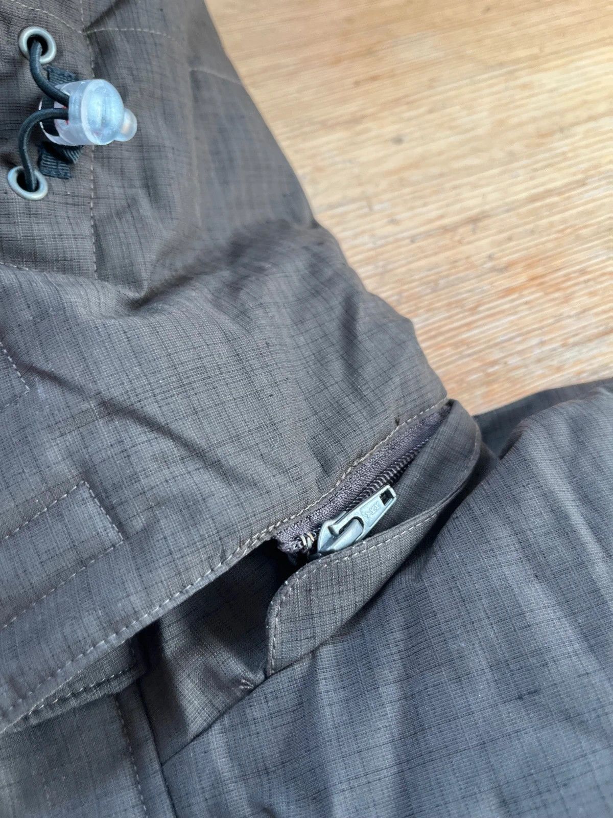 Oakley Archive Puffer Jacket down gorpcore outdoor image 5