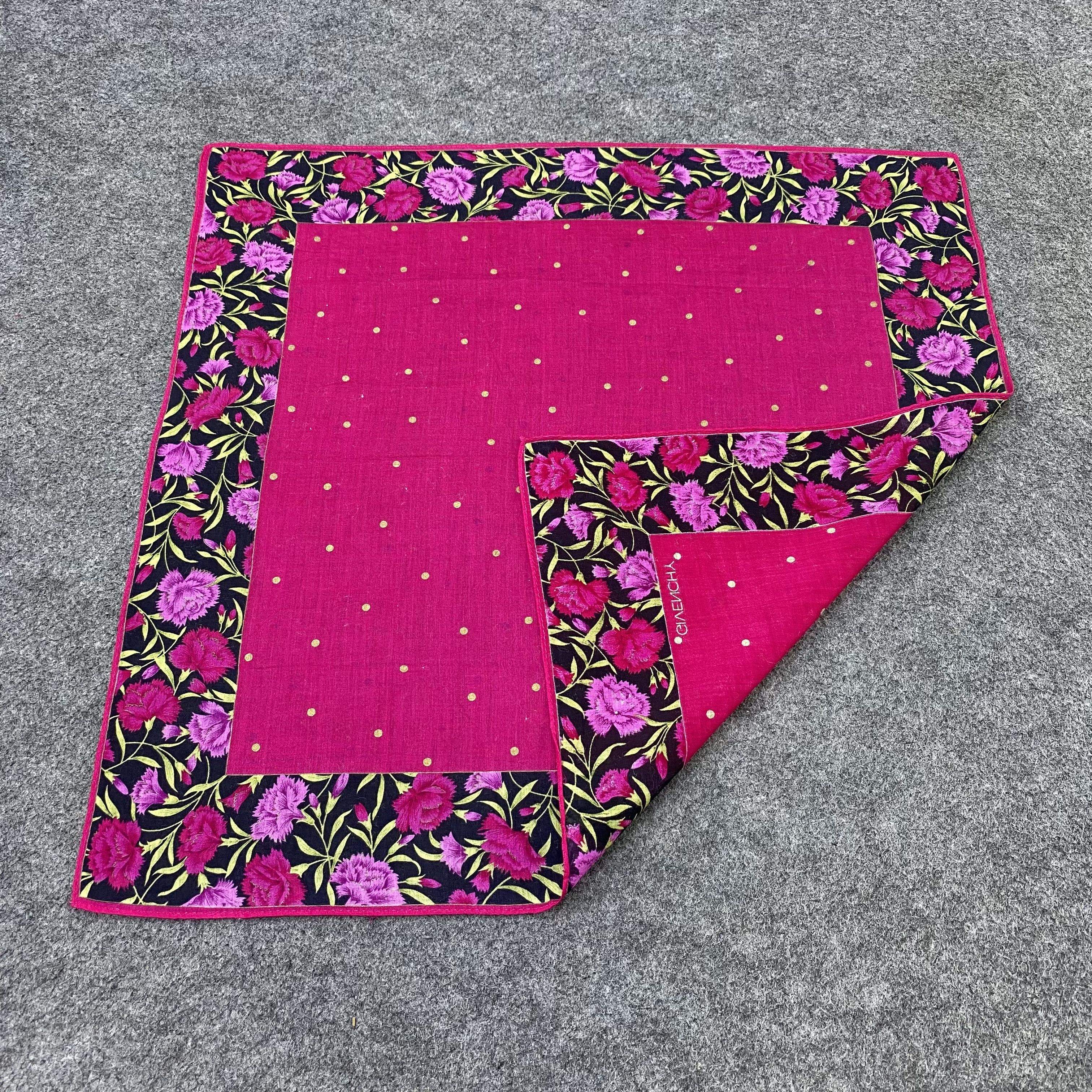 Givenchy Gvenchy Handkerchief / Bandana / Neckerchief-B2286 Size ONE SIZE - 5 Thumbnail