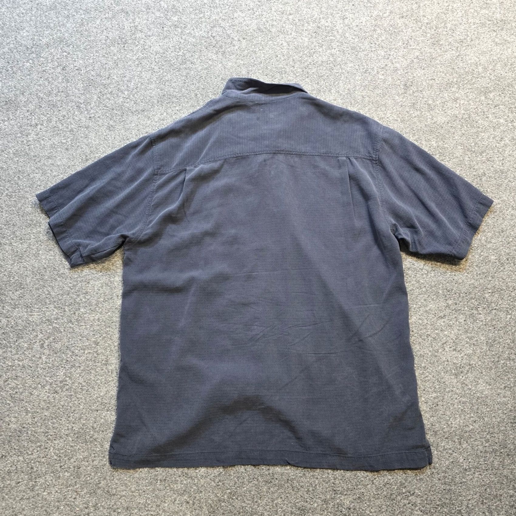 Tommy Bahama Tommy Bahama Shirt Mens L Gray Silk Button Short Sleeve Beachy Casual Basic Size US L / EU 52-54 / 3 - 7 Thumbnail