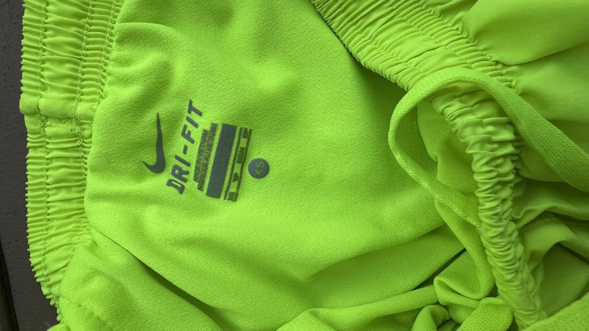 Nike Nike Dri-Fit Tempo Running Shorts Womans Size XS Neon Lime Size 22" - 6 Thumbnail