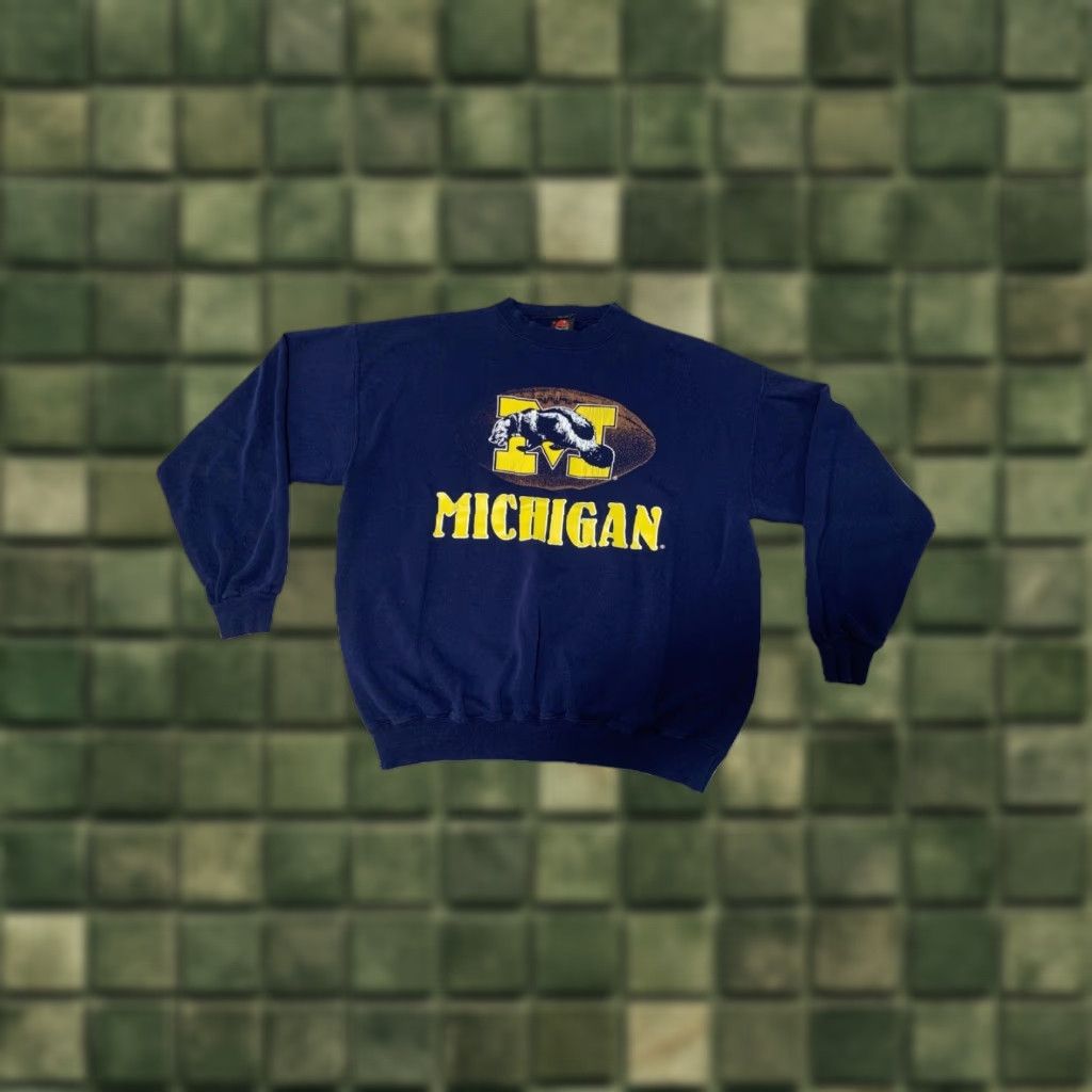 Vintage VINTAGE Michigan Wolverines Football Blue Graphic Sweatshirt UNISEX Adults XL Size US XL / EU 56 / 4 - 1 Thumbnail
