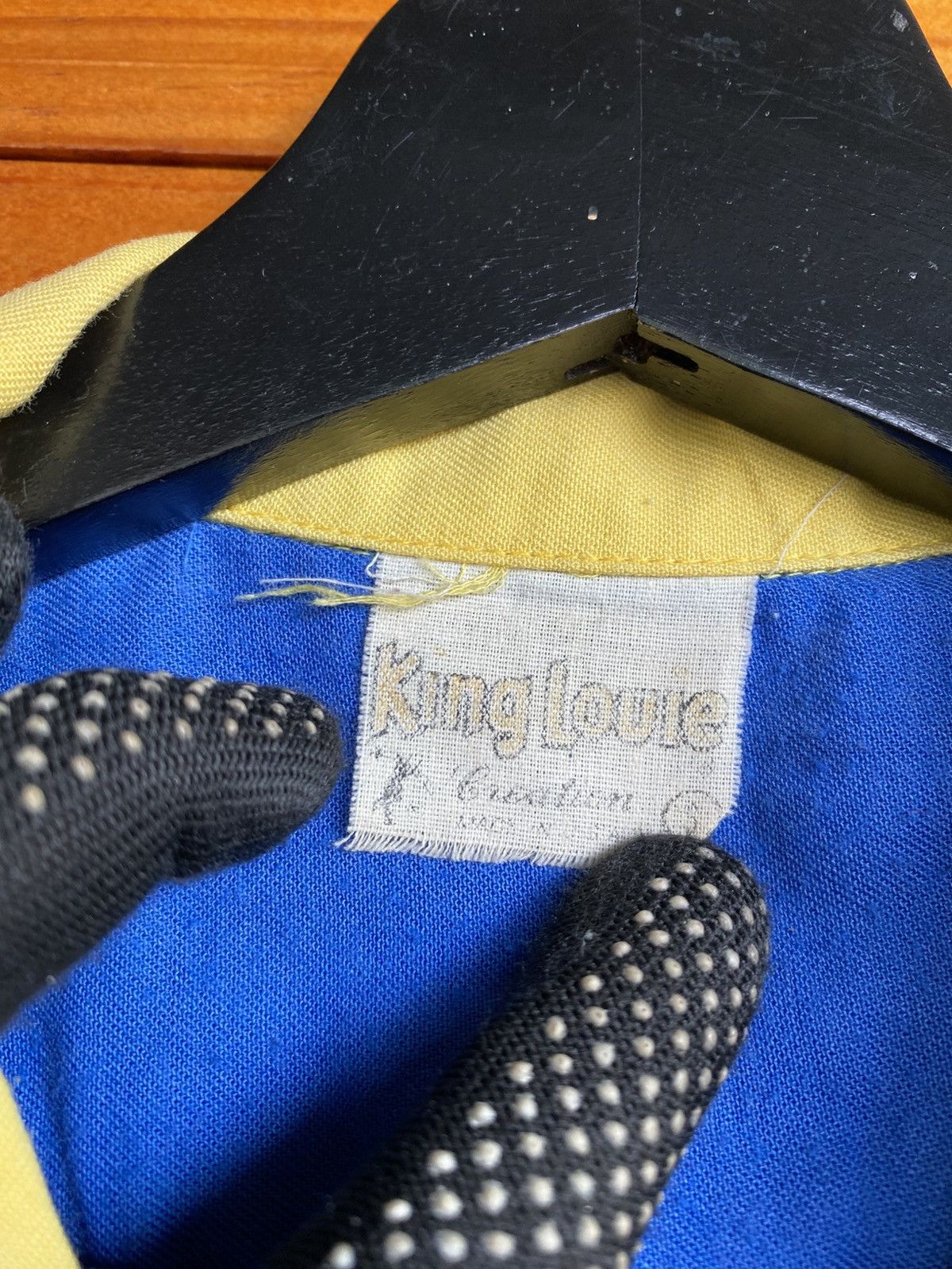 Vintage Vintage 60 King Louie Blue Yellow Embroidered Bowling Shirt Size US S / EU 44-46 / 1 - 7 Thumbnail