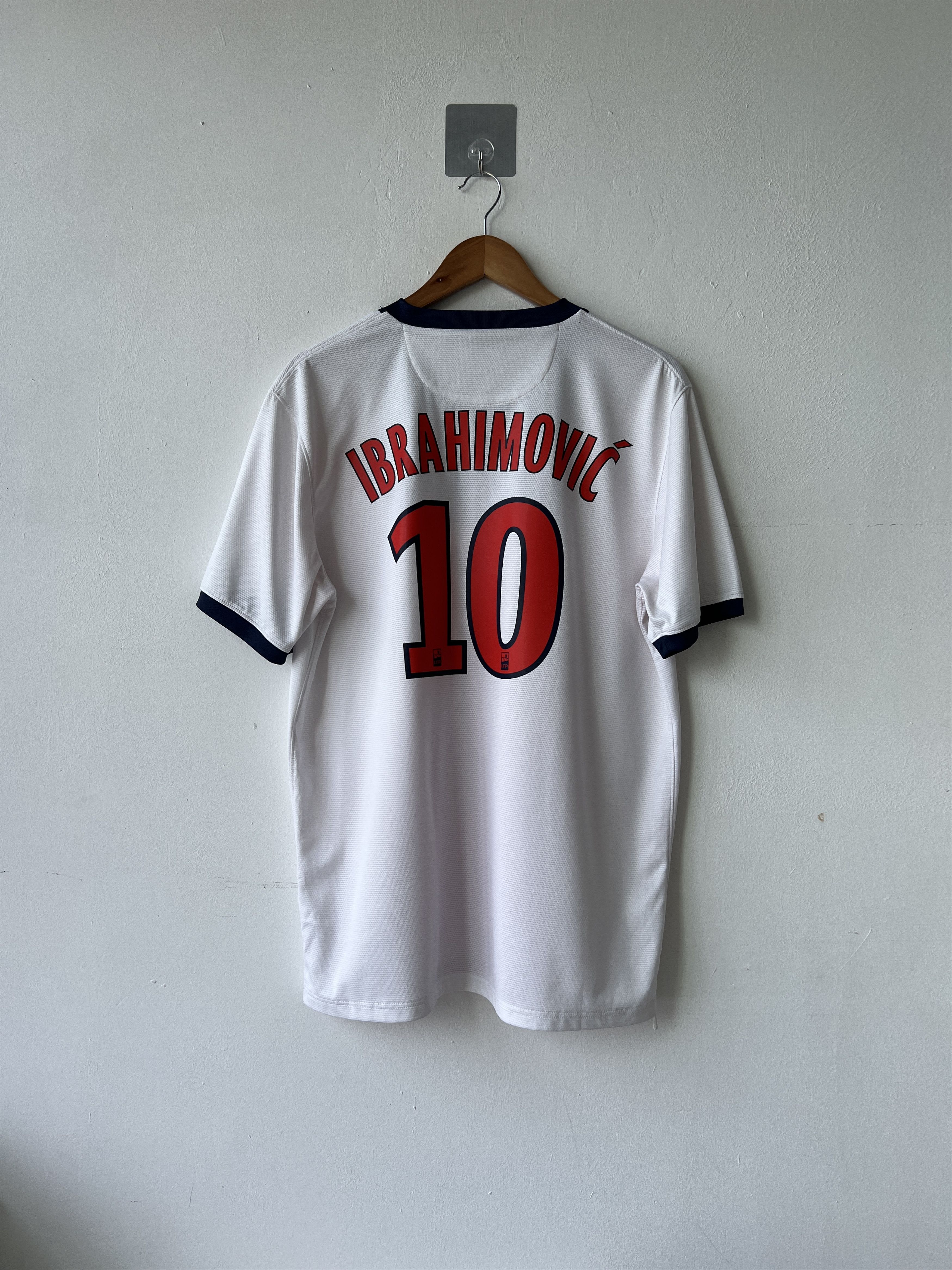 Nike (L) PSG 2013-14 Away Shirt Ibrahimovic #10 Kit Size US L / EU 52-54 / 3 - 1 Thumbnail