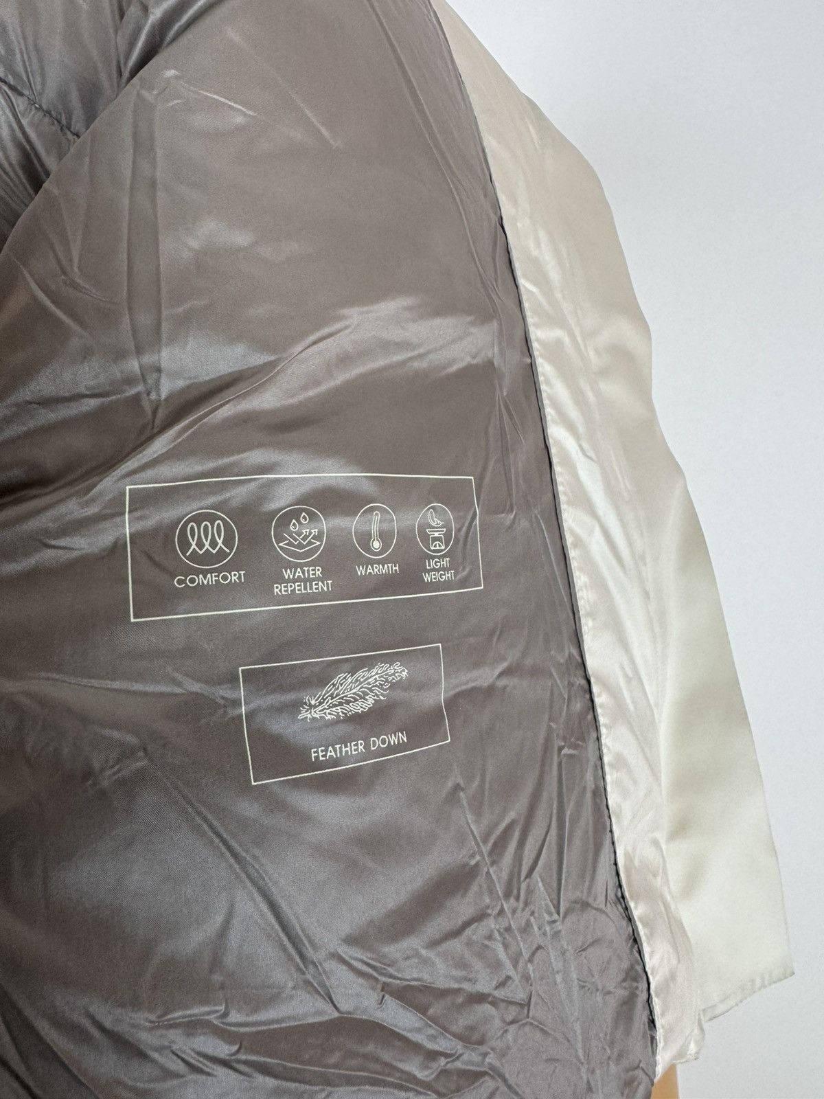 Massimo Dutti Massimo Dutti Puffer Jacket Micro Down White JKT Womens Size S / US 4 / IT 40 - 9 Thumbnail
