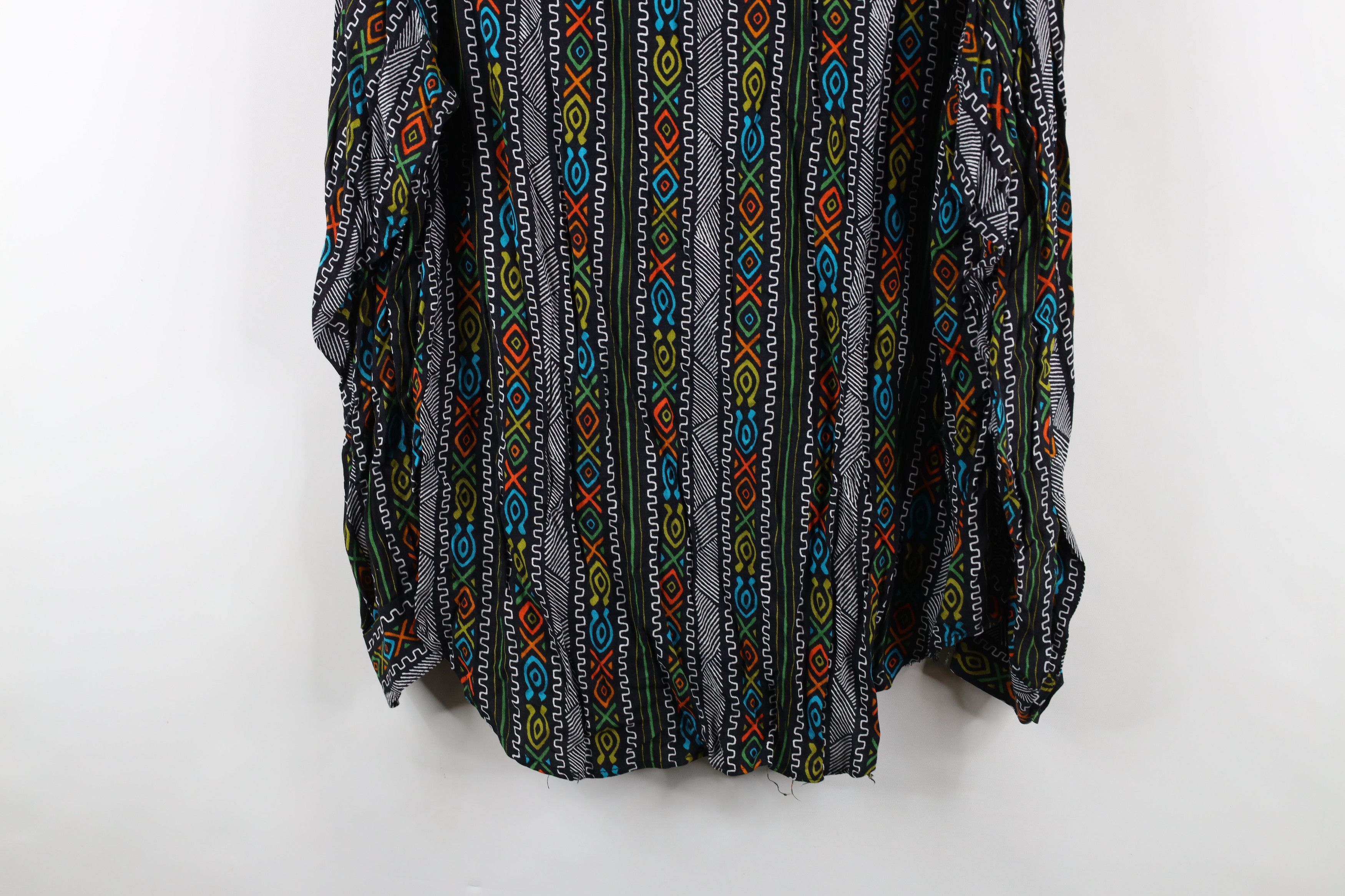 Vintage Vintage 90s Streetwear Geometric Knit Collared Button Shirt Size US S / EU 44-46 / 1 - 14 Thumbnail