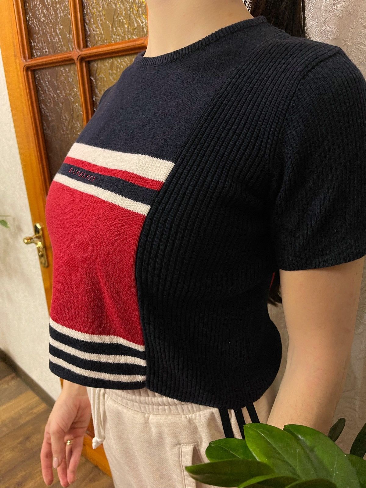 Burberry × Vintage Burberry C.W.F. Authentic Knitting Sweater Crop Top sz 14 Size S / US 4 / IT 40 - 13 Thumbnail
