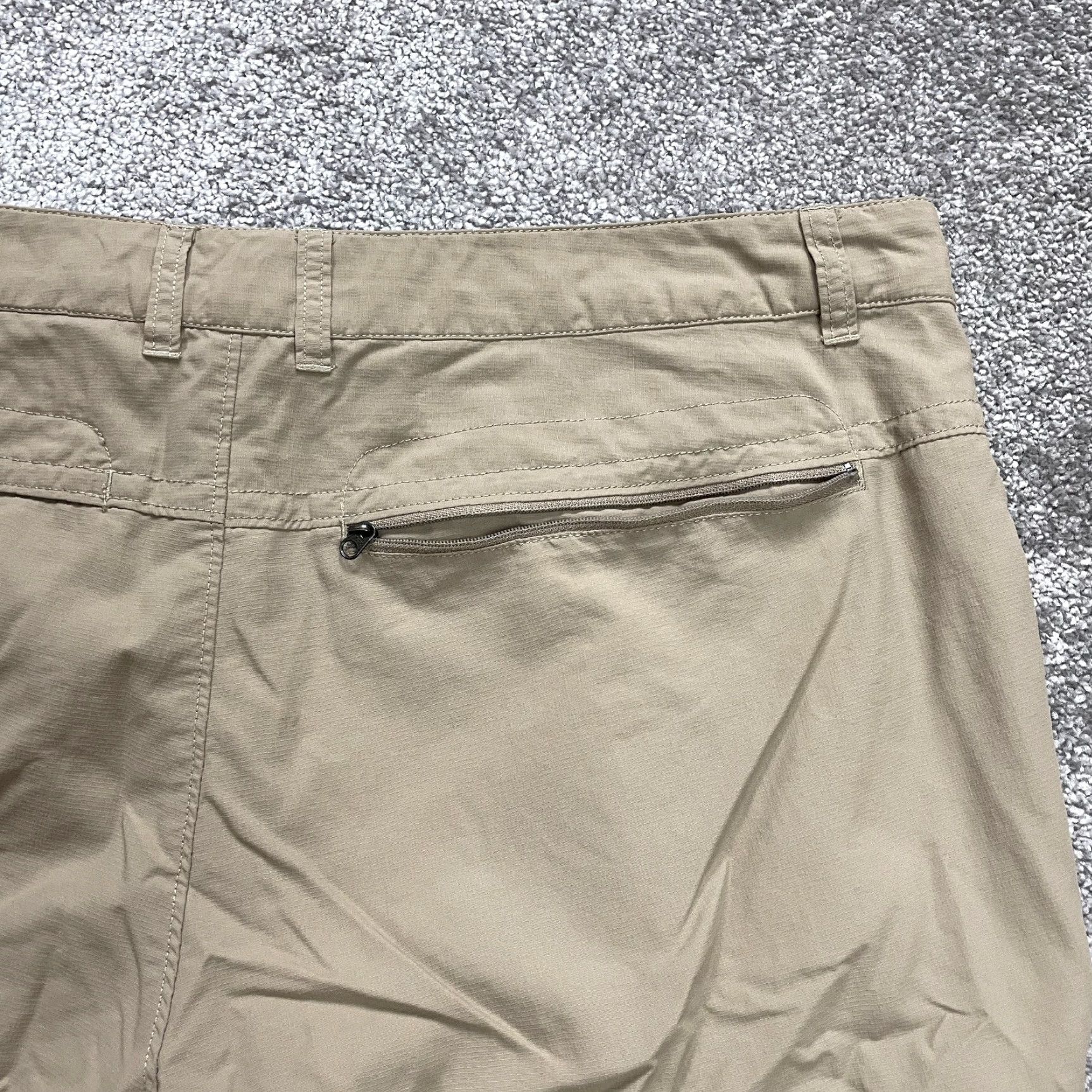 The North Face VINTAGE? No. The North Face Chino Shorts Mens 40 Brown Flat Front Nylon Active Outdoor Golf Size US 40 / EU 56 - 5 Thumbnail