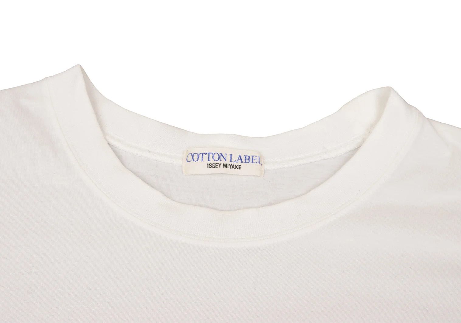 Issey Miyake Cotton Basic Short Sleeve T-Shirt in Off White Size US S / EU 44-46 / 1 - 4 Thumbnail