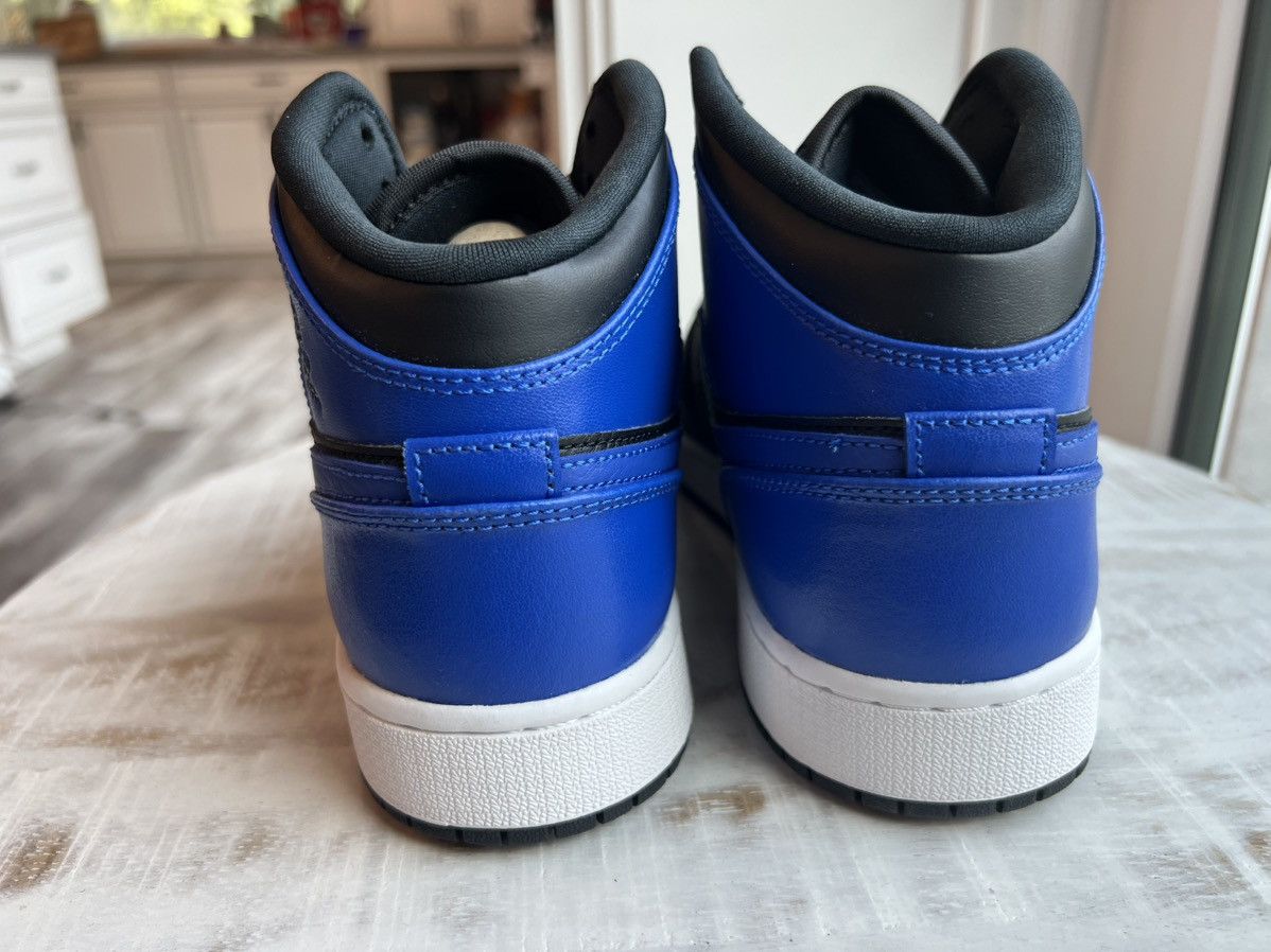 Jordan Brand × Nike Nike Air Jordan 1 Mid Hyper Royal size 7 Size US 7 / EU 40 - 4 Thumbnail