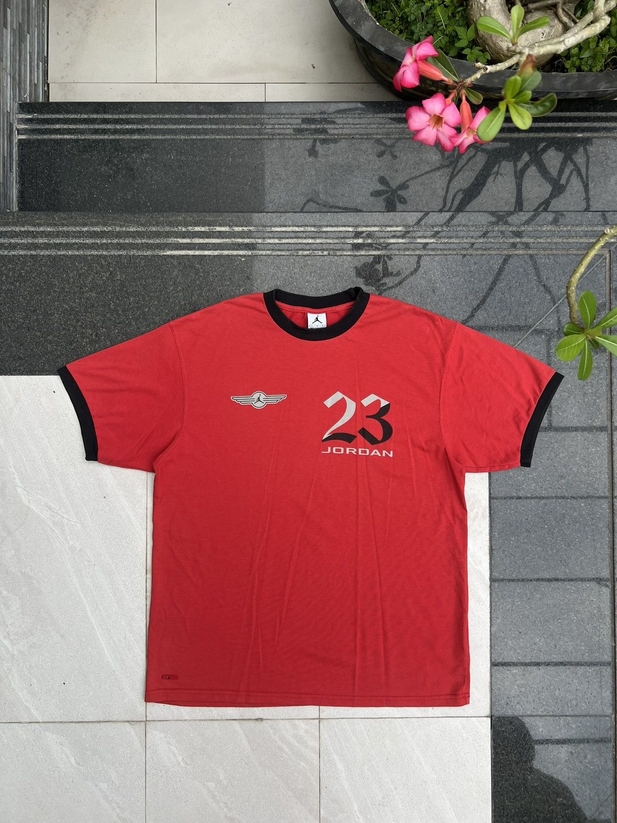 Nike × Vintage 90s Nike Jordan Vintage Y2K Oversized Retro Tee T-Shirt Size US L / EU 52-54 / 3 - 1 Thumbnail