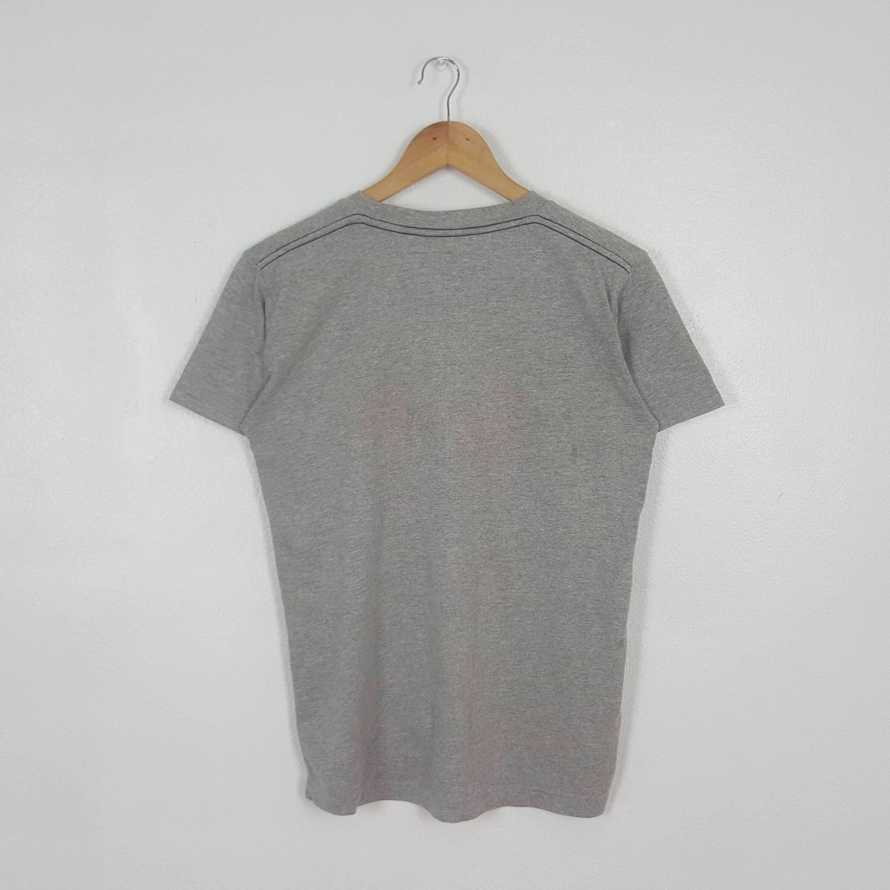 Band Tees Vintage The Strokes American Rock Tshirt C312N17 Size US S / EU 44-46 / 1 - 3 Thumbnail