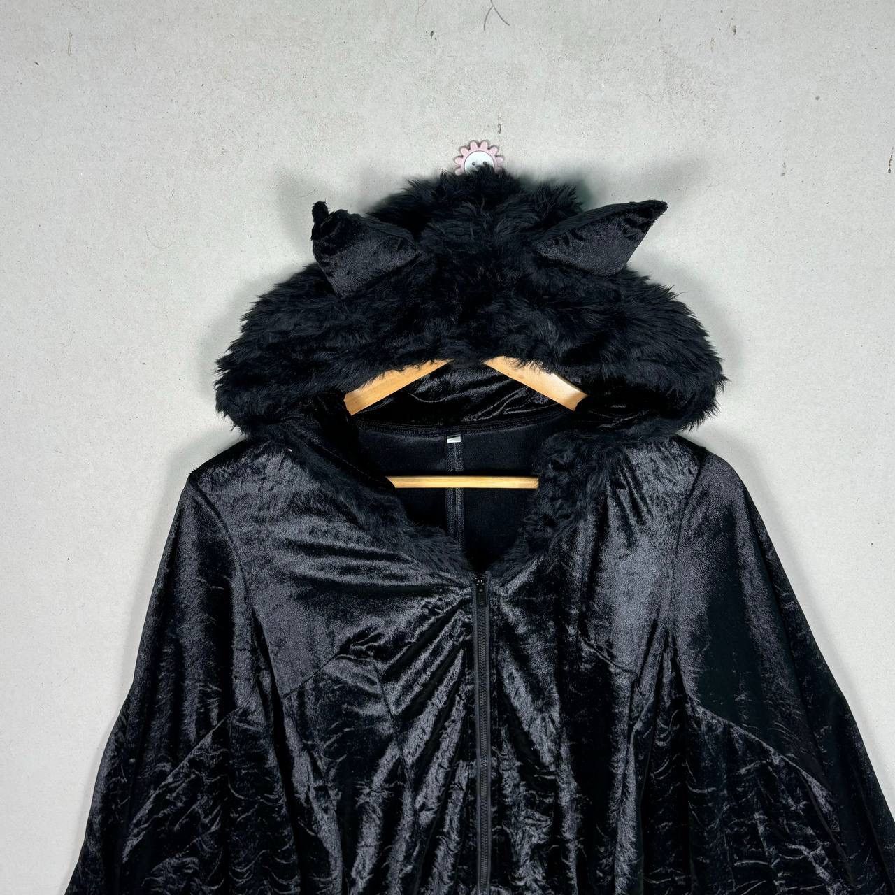 If Six Was Nine Goth Batwing Velvet Hooded Cape Cloak Vampire Black Size US S / EU 44-46 / 1 - 3 Thumbnail