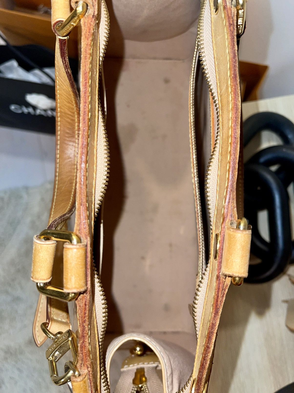 Louis Vuitton LOUIS VUITTON Vernis Brea GM Shoulder Bag RETAIL $3050 Size ONE SIZE - 6 Thumbnail