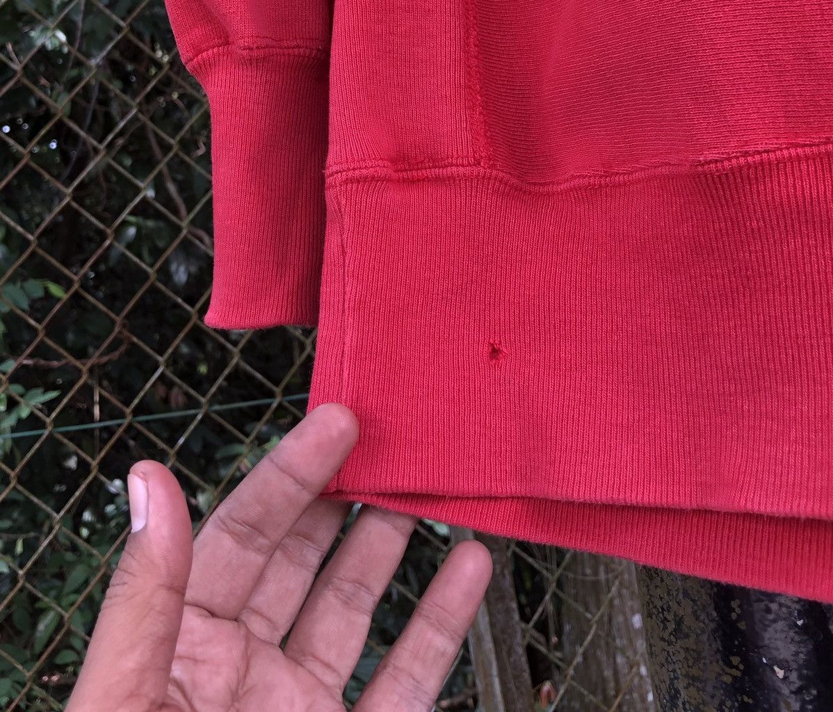 Vintage Vintage 80s Champion Reverse Weave Red Distressed Sweatshirt Size US L / EU 52-54 / 3 - 6 Thumbnail