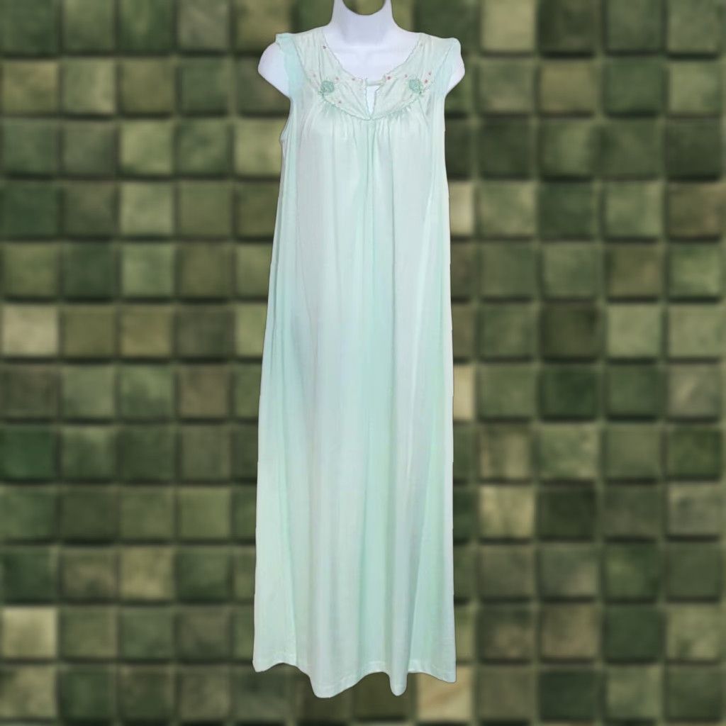 VINTAGE Shadowline Nightgown Womens S Maxi Pale Green Embroidered USA 1980s Nightwear Womens Shoes?