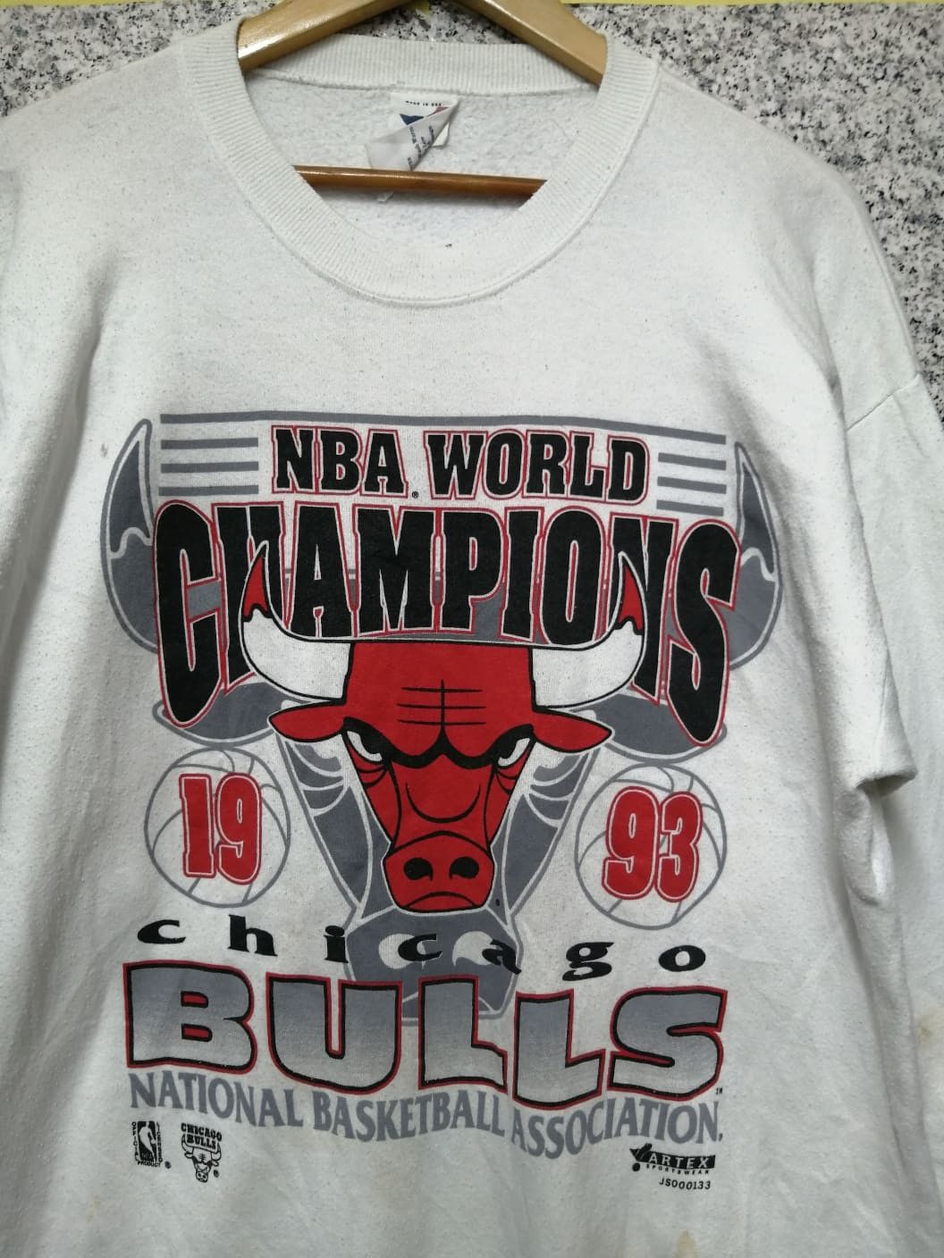 NBA × Vintage 1993 Vintage Chicago Bulls Basketball Sweatshirt Very Rare Size US L / EU 52-54 / 3 - 3 Thumbnail