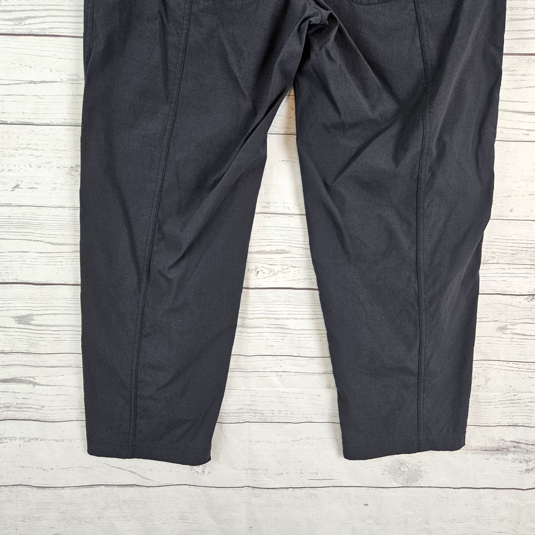 Prana Prana Women's Cropped Pants Small Black Solid Mid Rise Size 28" / US 6 / IT 42 - 5 Thumbnail