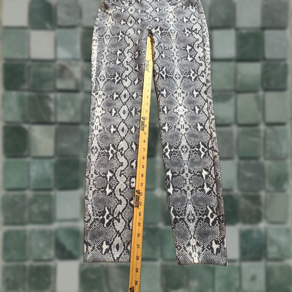 Vintage Liverpool Pants Womens Size 8 29 Snakeskin Pattern Stretch RN 133647 Gray Ankle Mothers? Size 30" / US 8 / IT 44 - 1 Thumbnail
