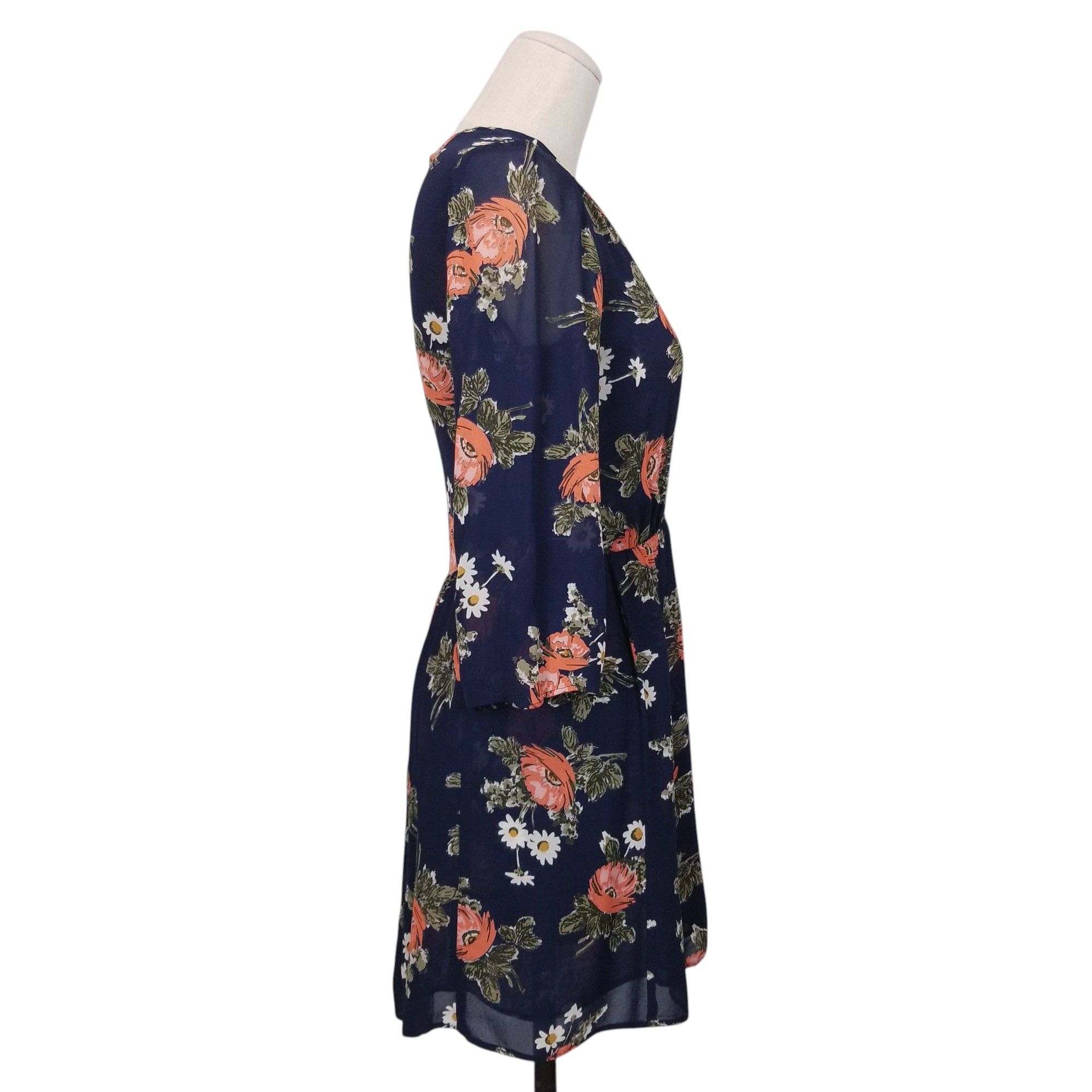Reformation Deep V Front Floral Dress Size XS / US 0-2 / IT 36-38 - 6 Thumbnail