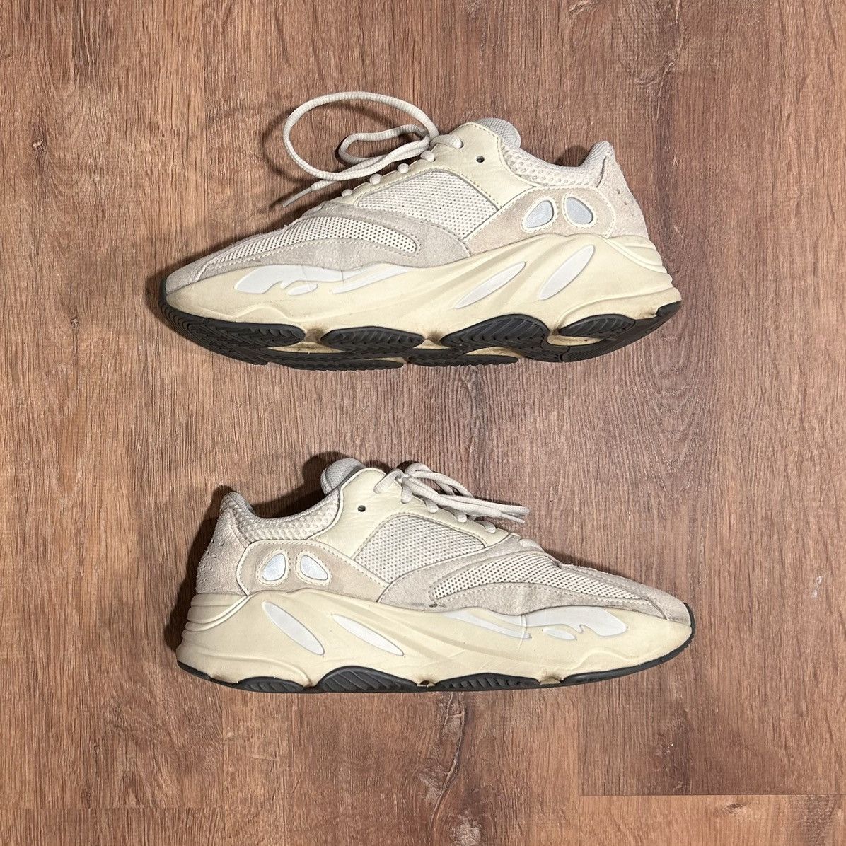 Yeezy Yeezy 700 V1 Analog Size US 8.5 / EU 41-42 - 4 Thumbnail