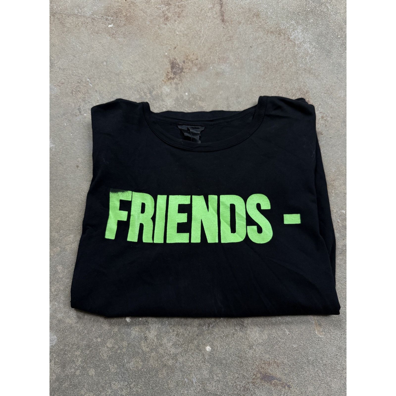 Vlone VLONE Friends Tee Black Neon Used Medium Size US M / EU 48-50 / 2 - 3 Thumbnail