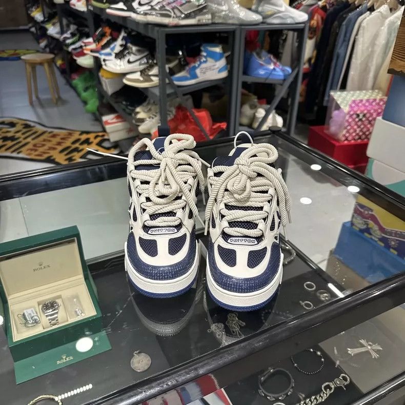 Louis Vuitton Louis Vuitton LOUIS VUITTON Skate Blue White Sneakers Size Size US 8 / EU 41 - 2 Thumbnail